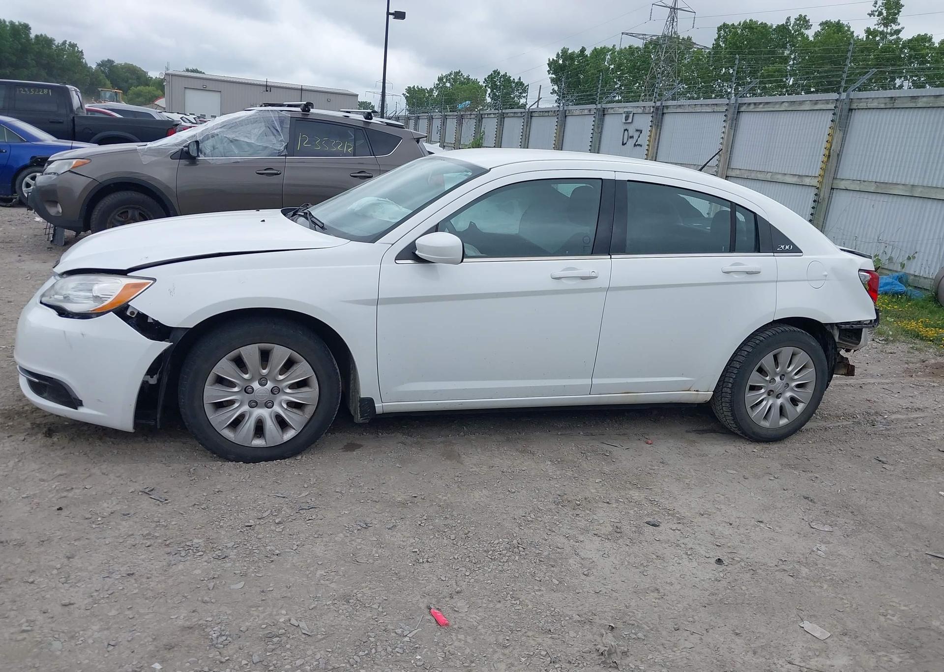 2012 CHRYSLER 200 LX