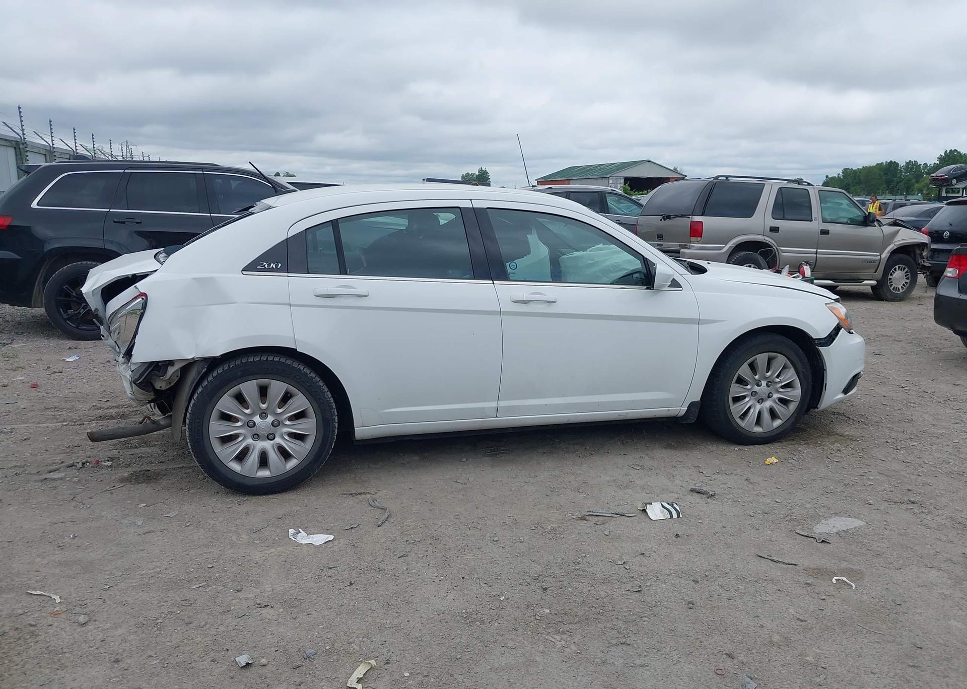 2012 CHRYSLER 200 LX