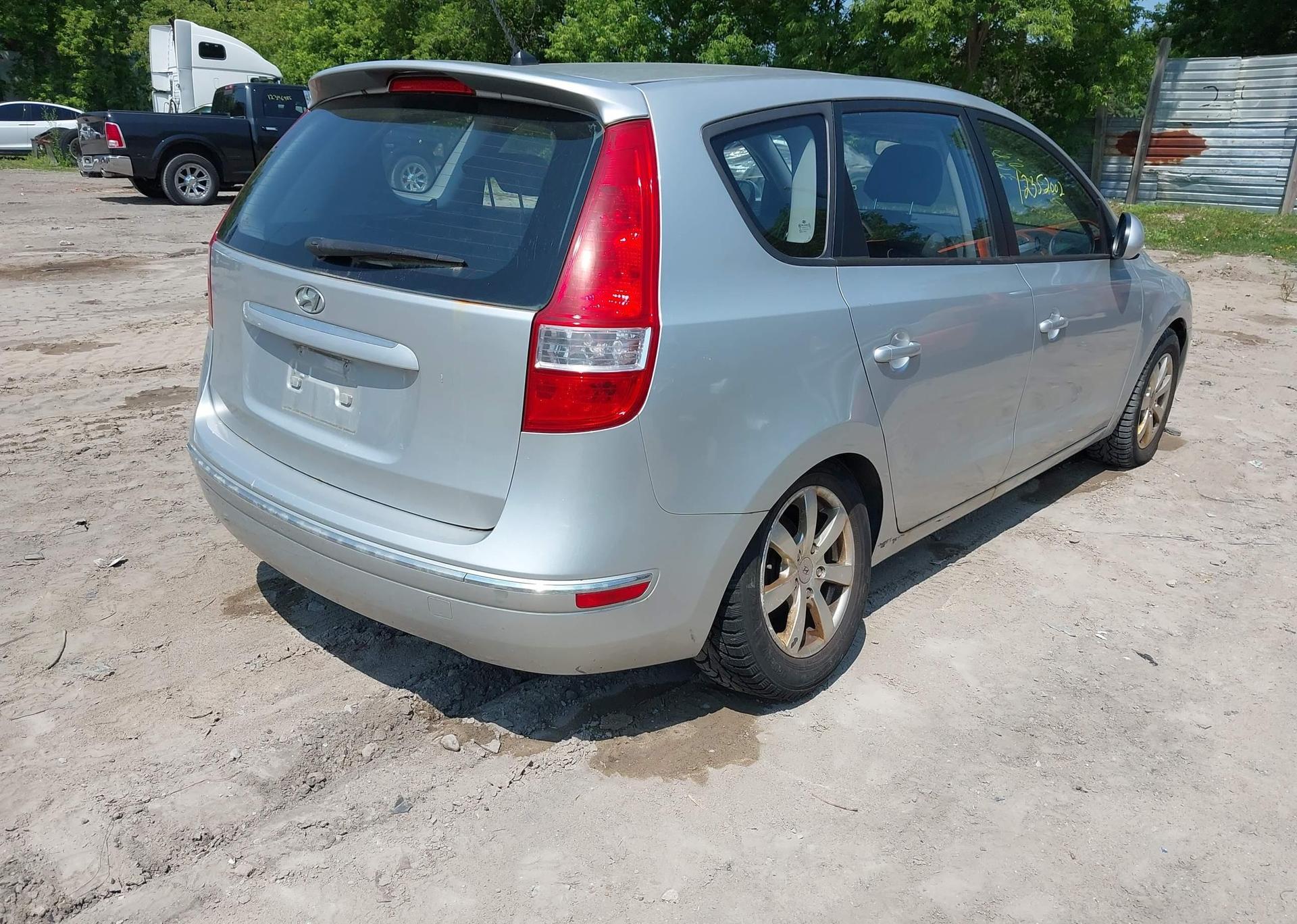 2012 HYUNDAI Elantra Touring GLS