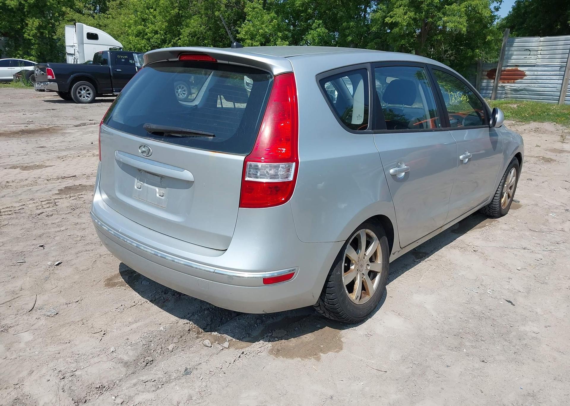 2012 HYUNDAI Elantra Touring GLS
