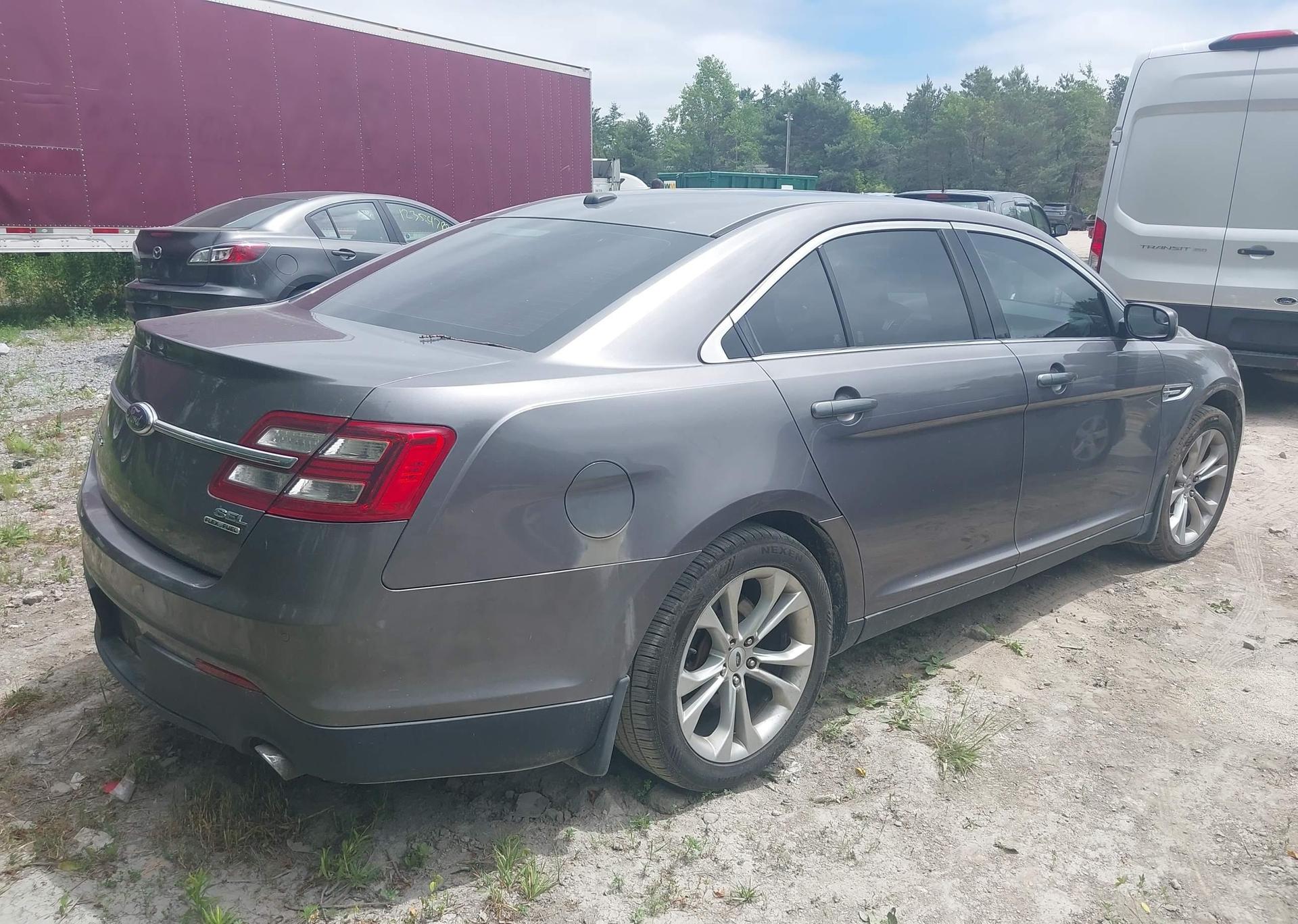 2013 FORD TAURUS SEL