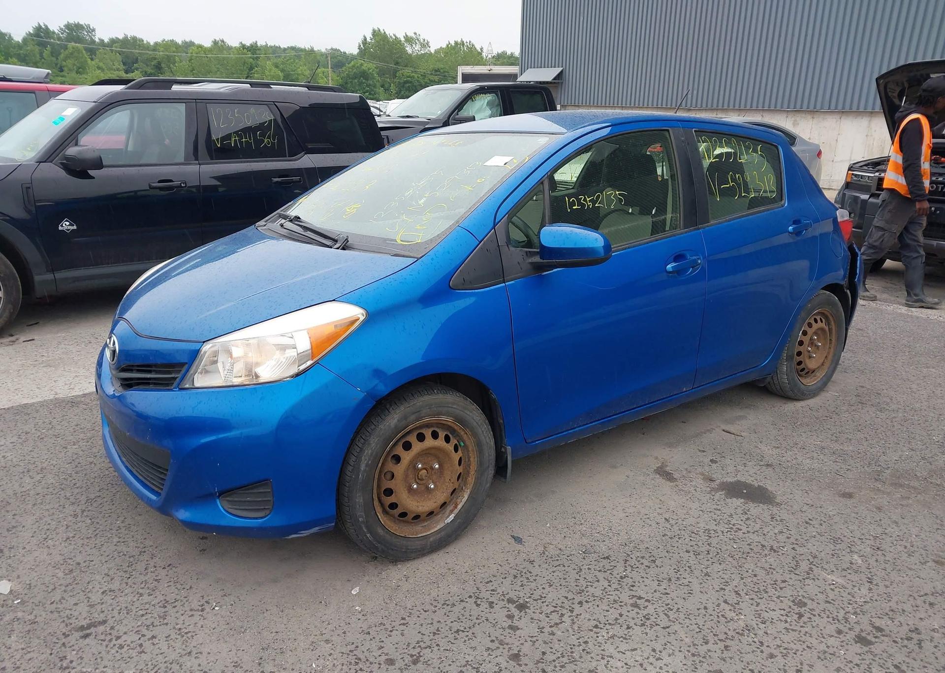 2012 TOYOTA YARIS LE