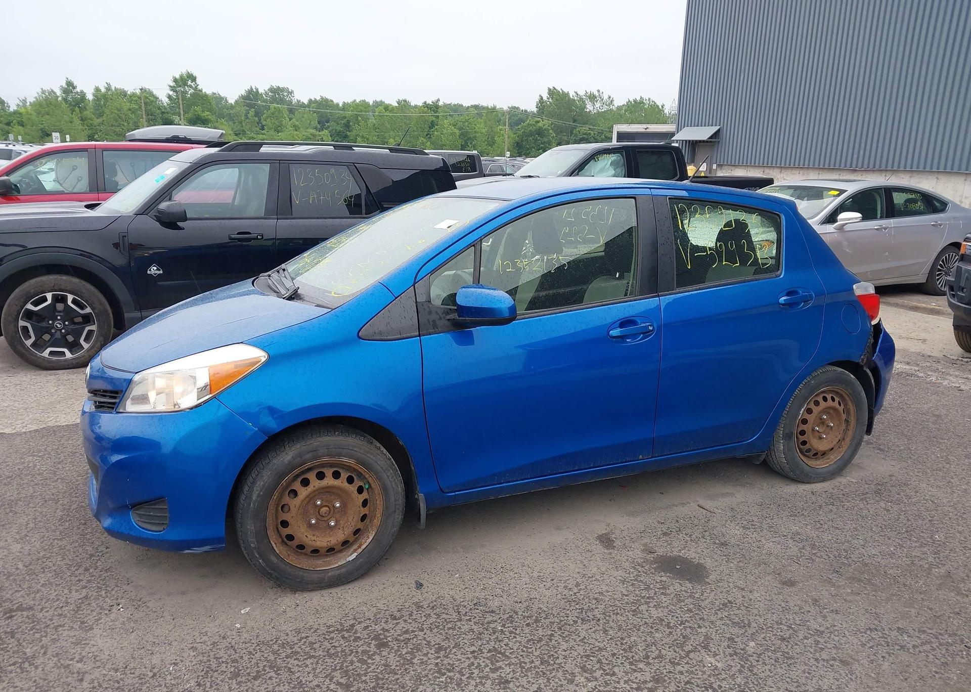 2012 TOYOTA YARIS LE