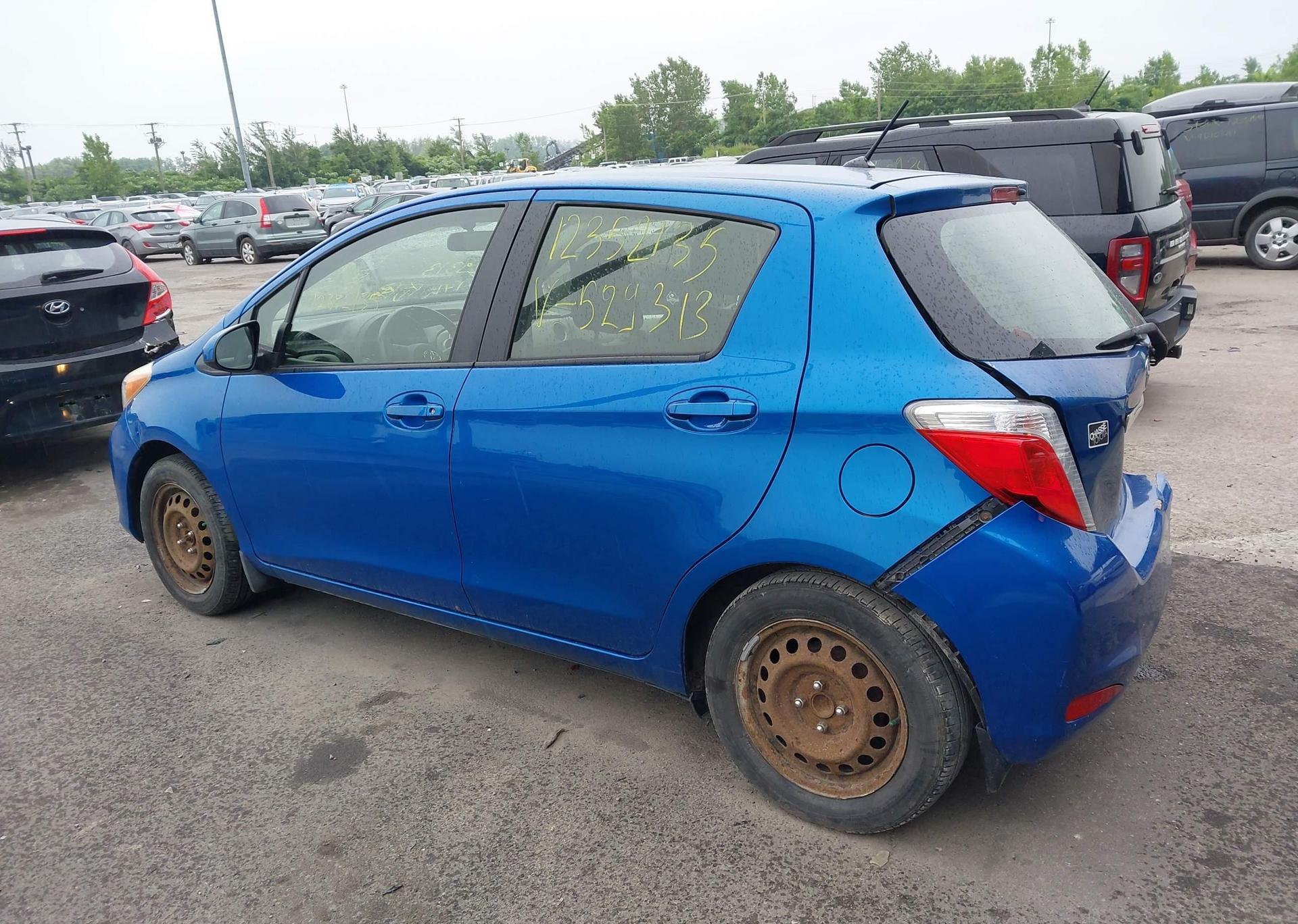 2012 TOYOTA YARIS LE