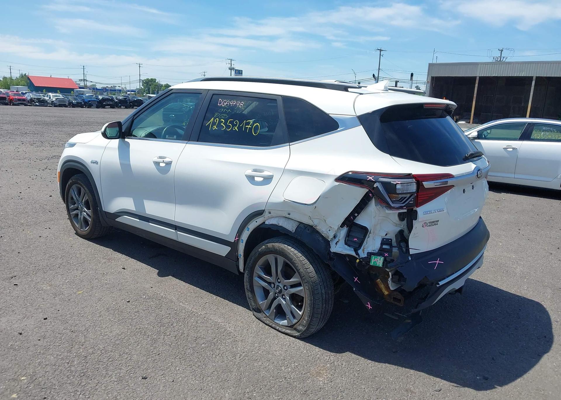2021 KIA SELTOS EX