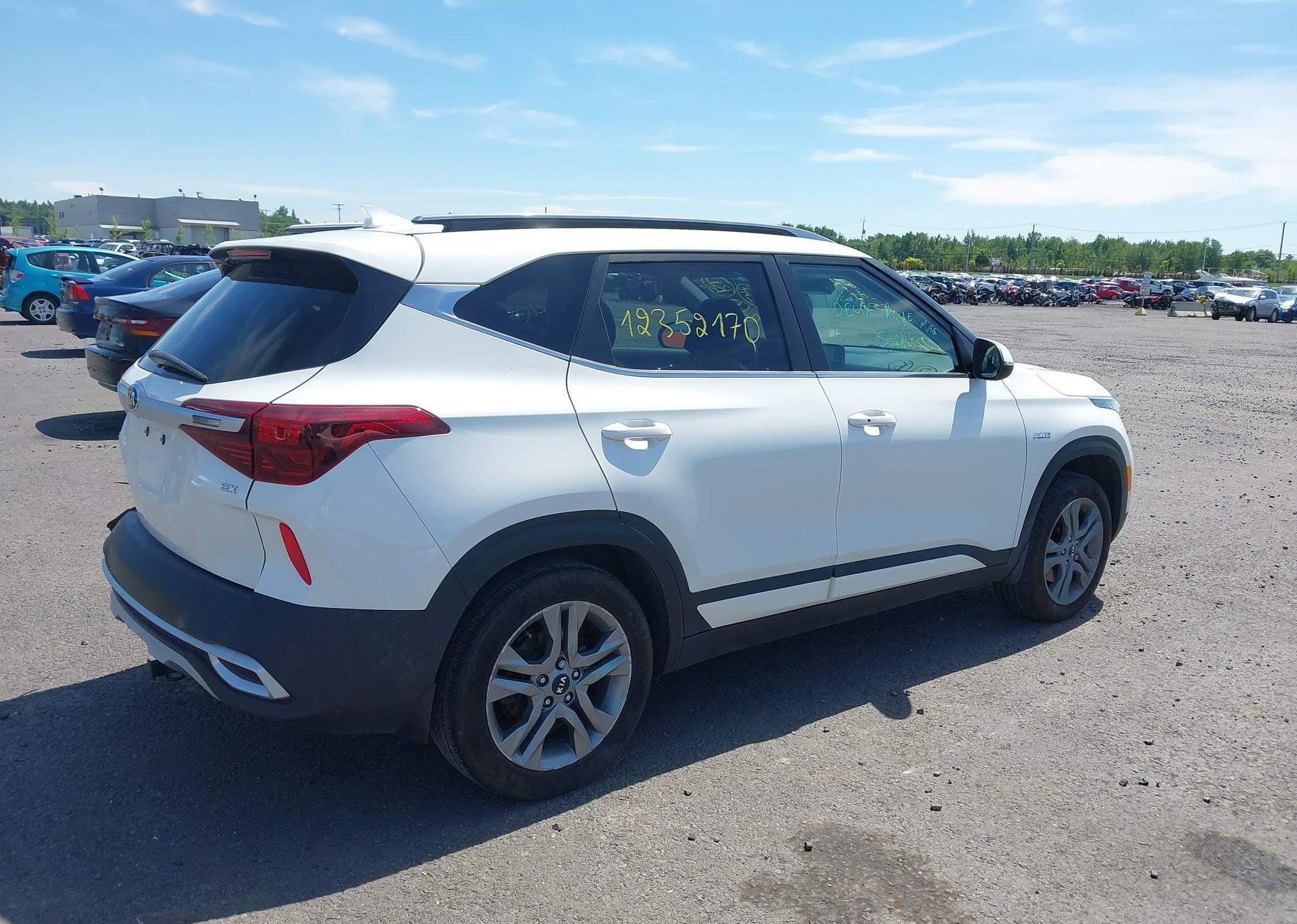 2021 KIA SELTOS EX