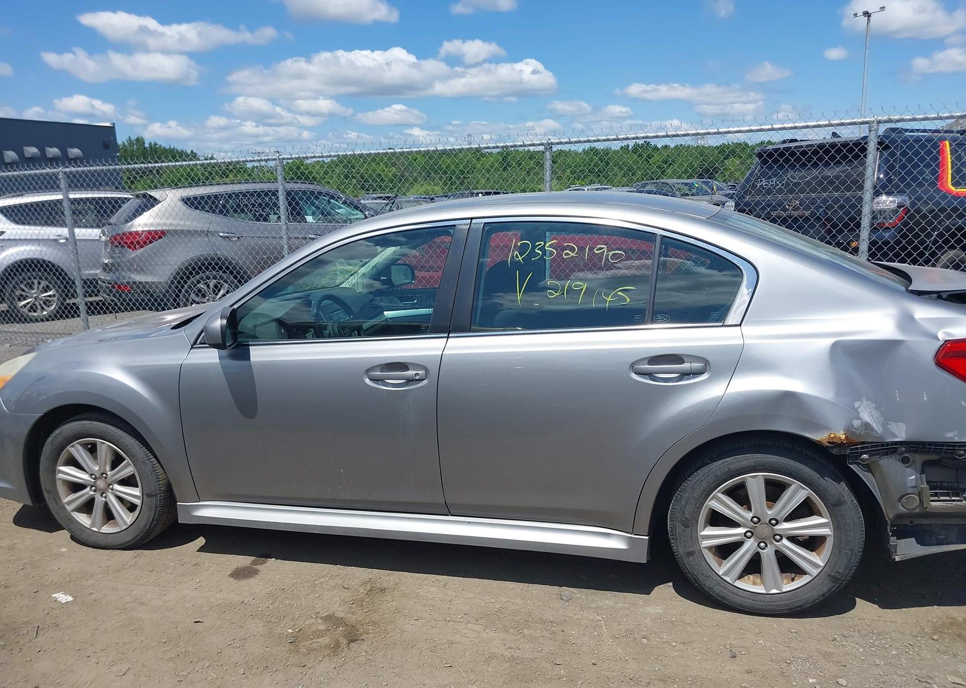 2011 SUBARU LEGACY 2.5I PREMIUM