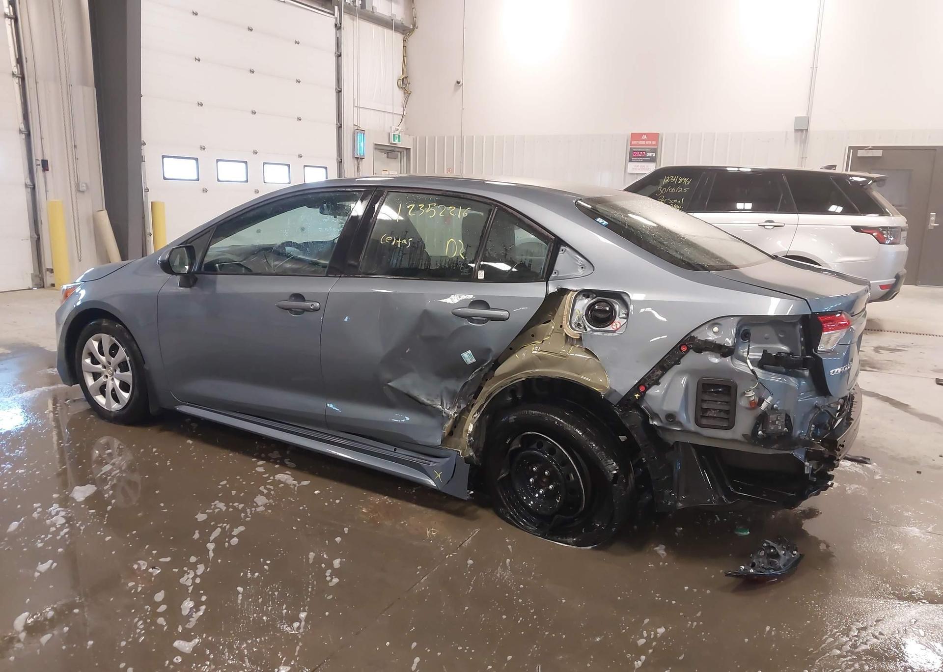 2022 TOYOTA COROLLA LE