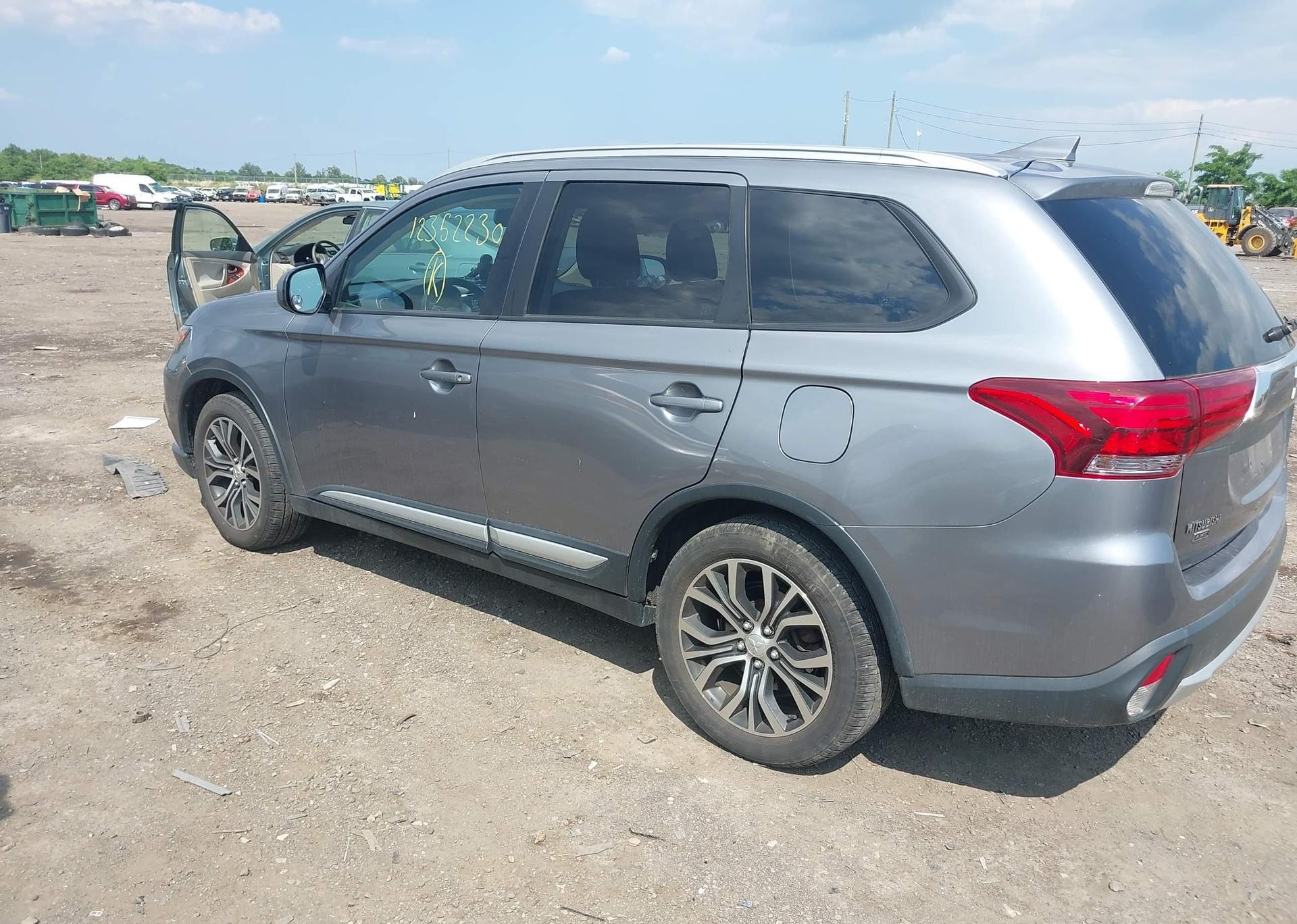 2018 MITSUBISHI OUTLANDER ES