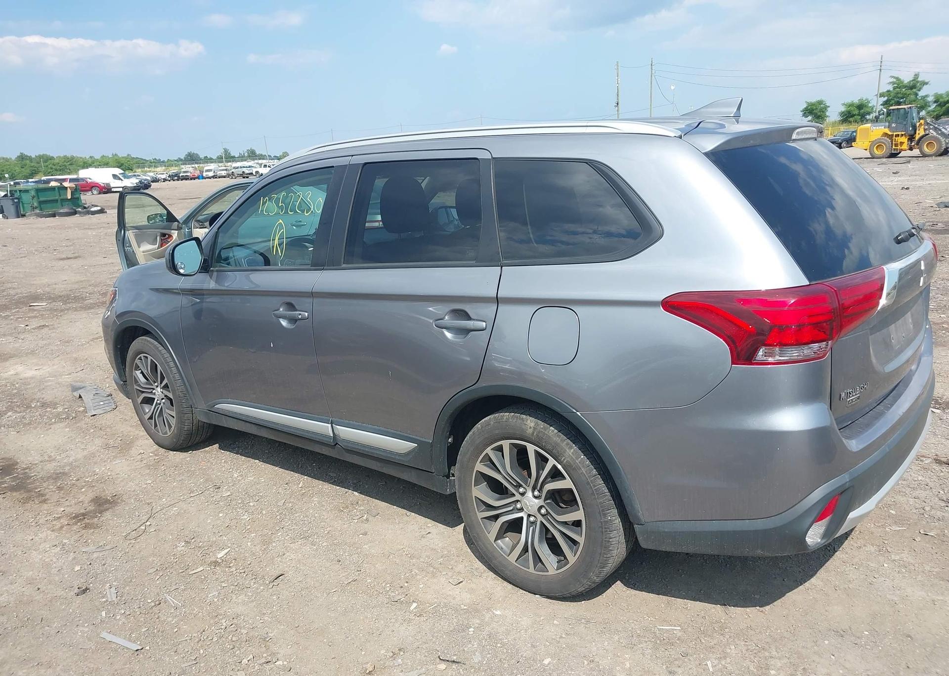 2018 MITSUBISHI OUTLANDER ES