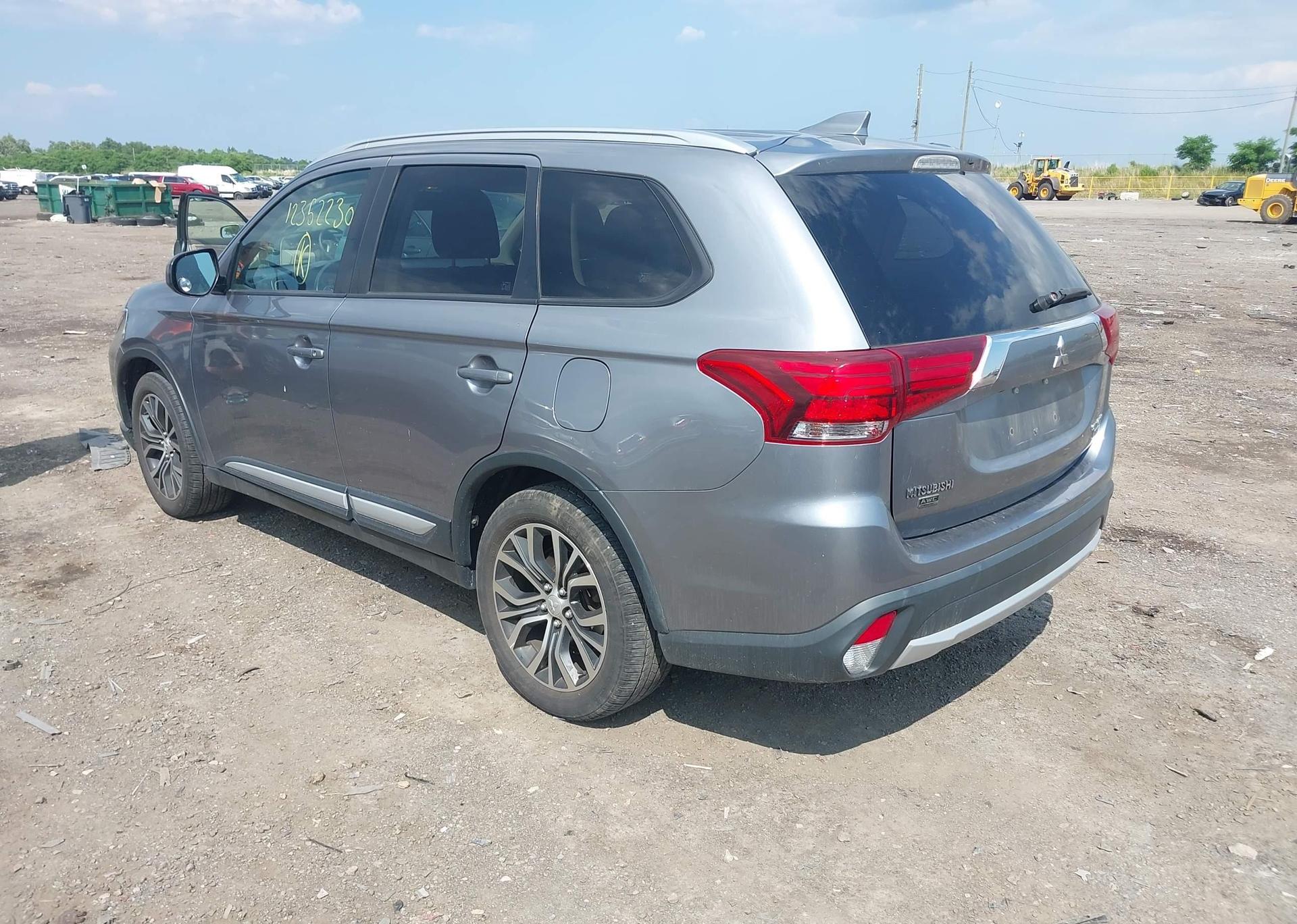 2018 MITSUBISHI OUTLANDER ES