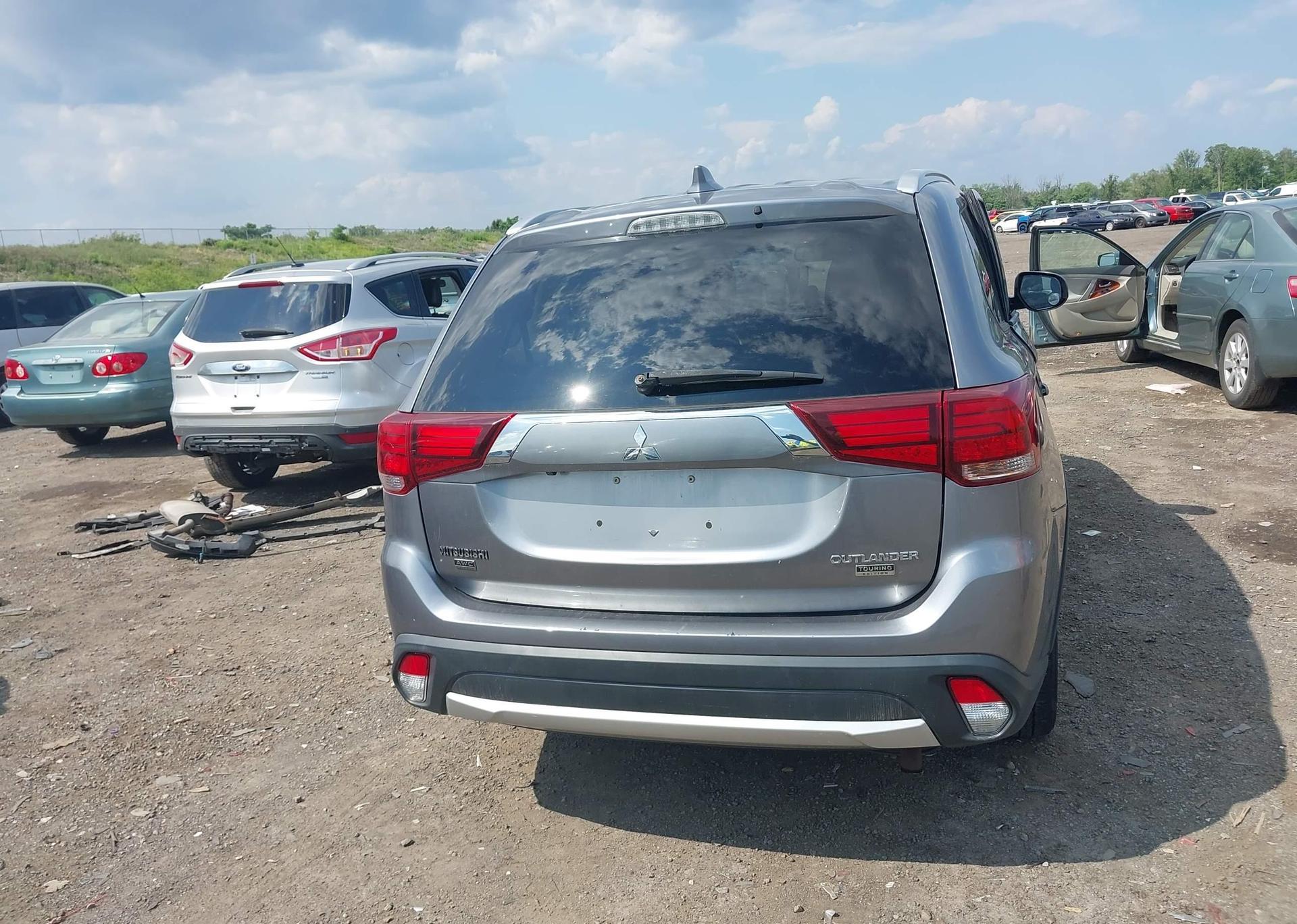 2018 MITSUBISHI OUTLANDER ES