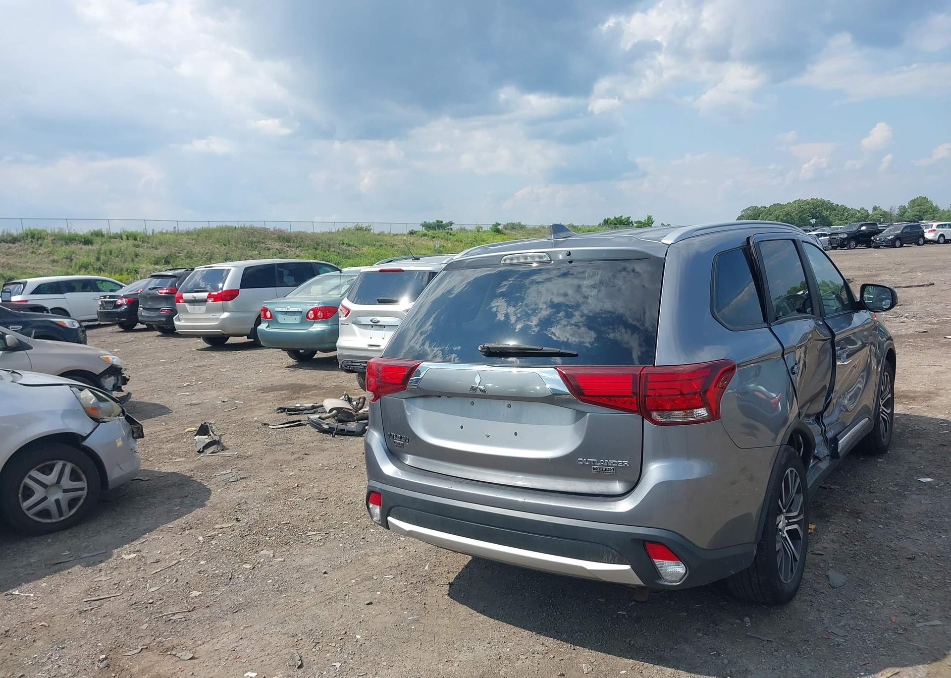 2018 MITSUBISHI OUTLANDER ES