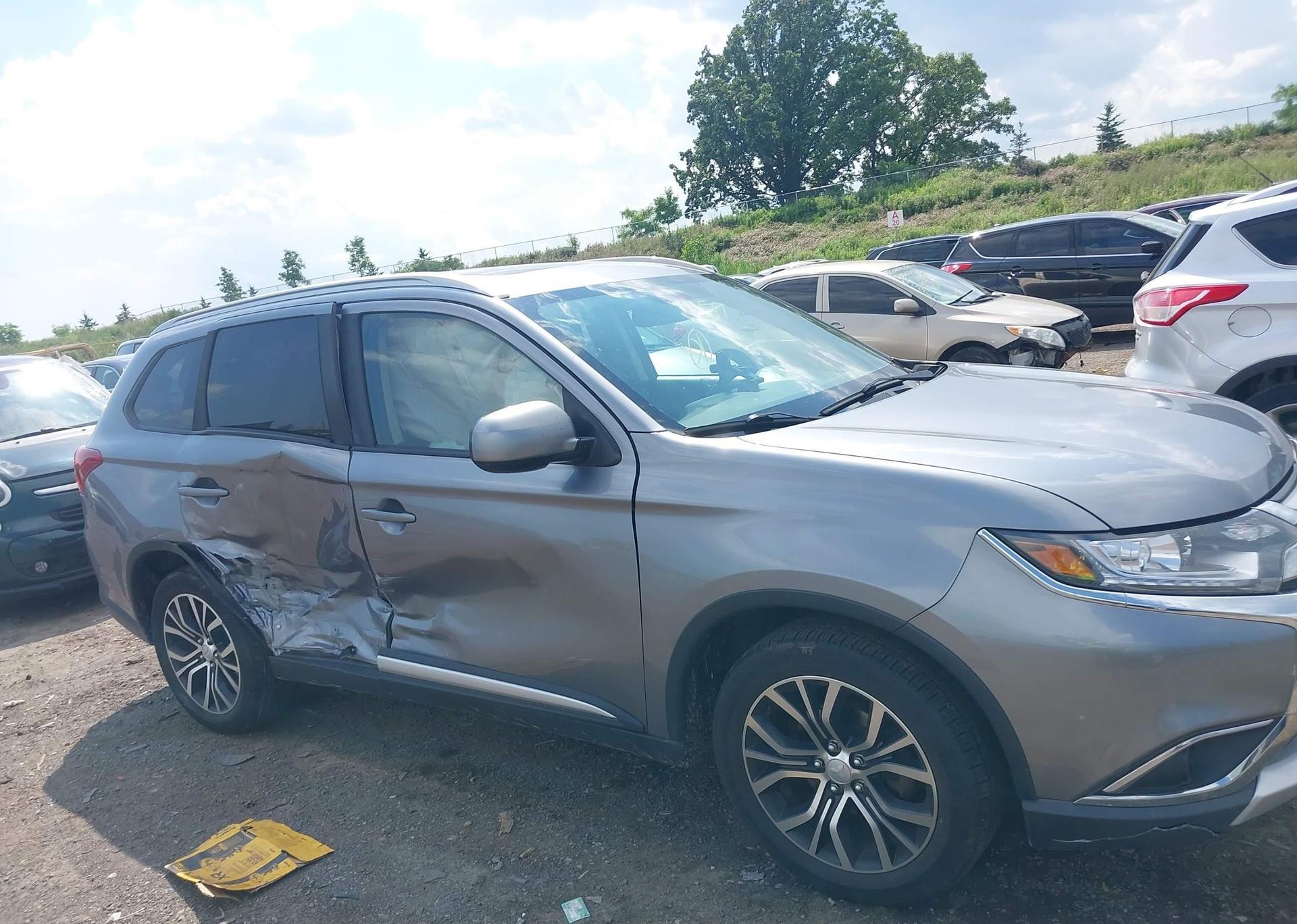 2018 MITSUBISHI OUTLANDER ES