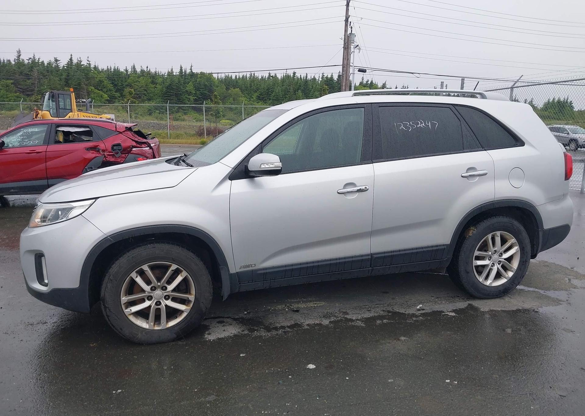 2015 KIA SORENTO LX V6