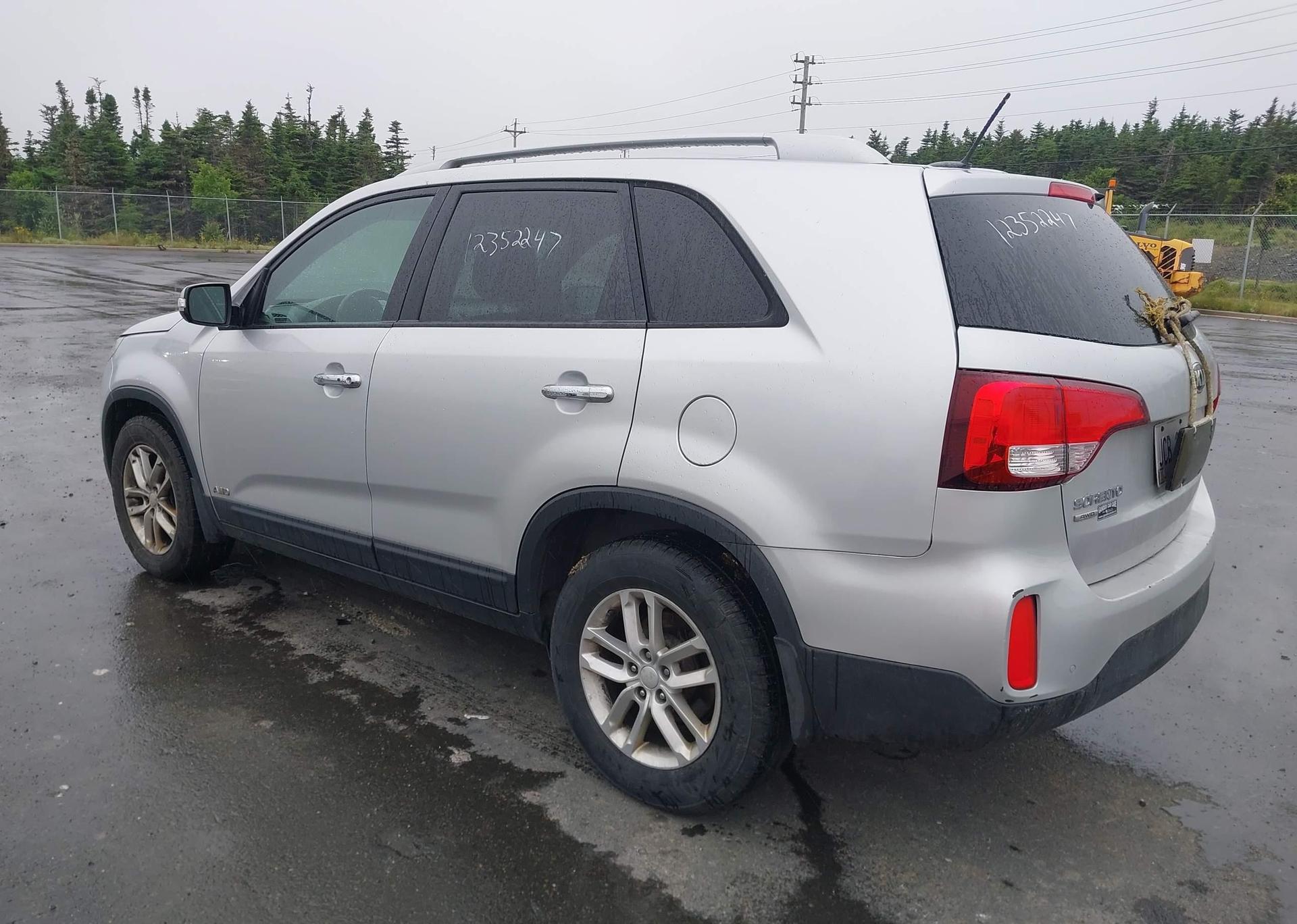 2015 KIA SORENTO LX V6