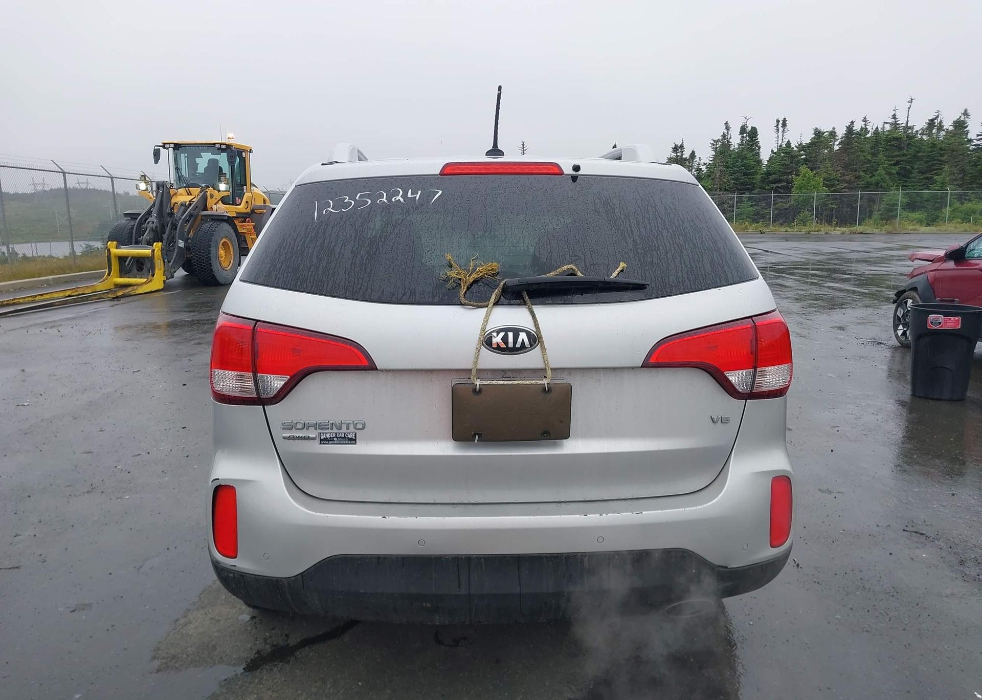 2015 KIA SORENTO LX V6