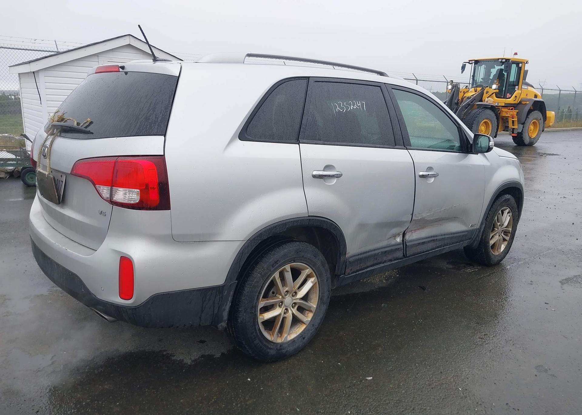 2015 KIA SORENTO LX V6