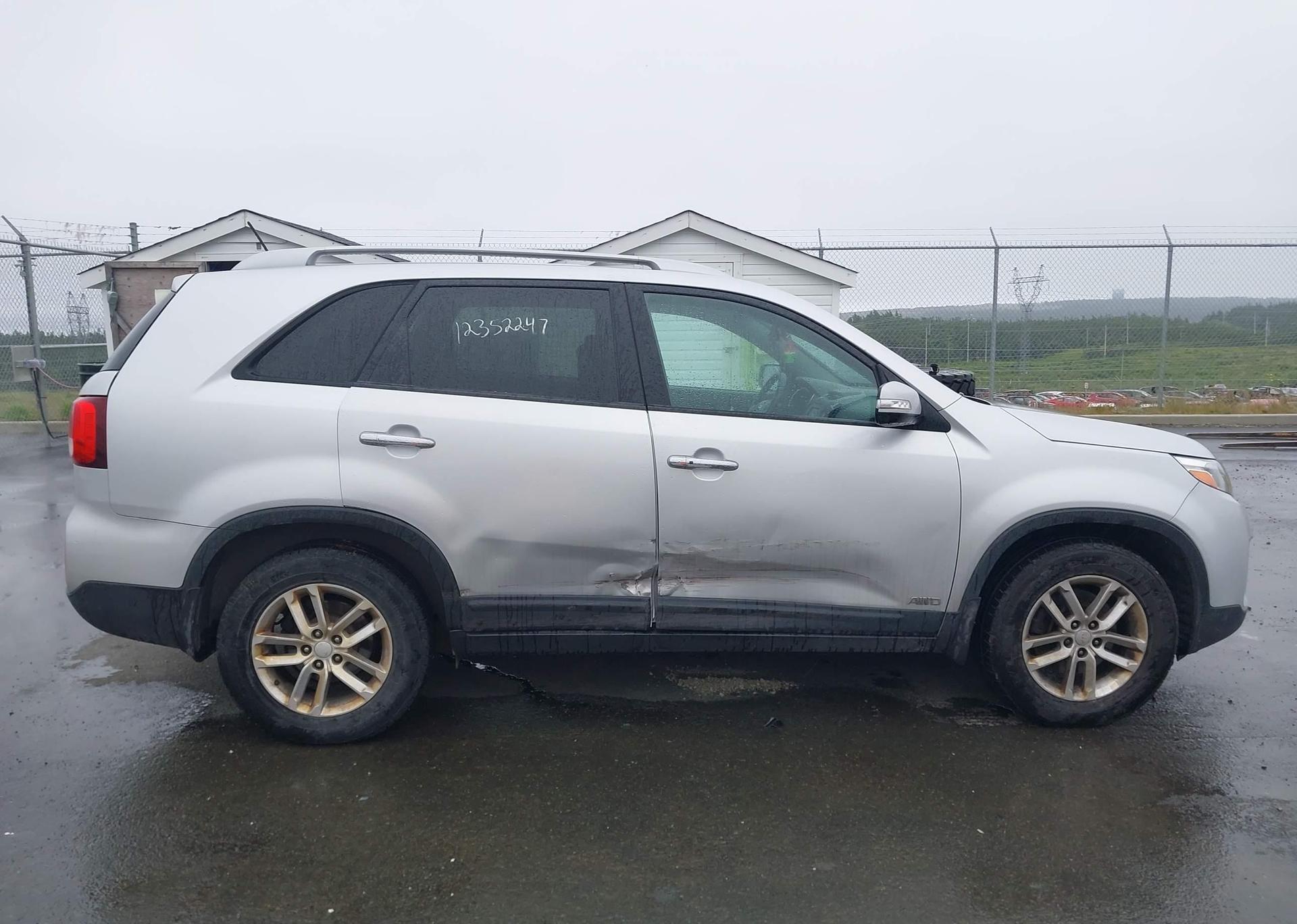 2015 KIA SORENTO LX V6