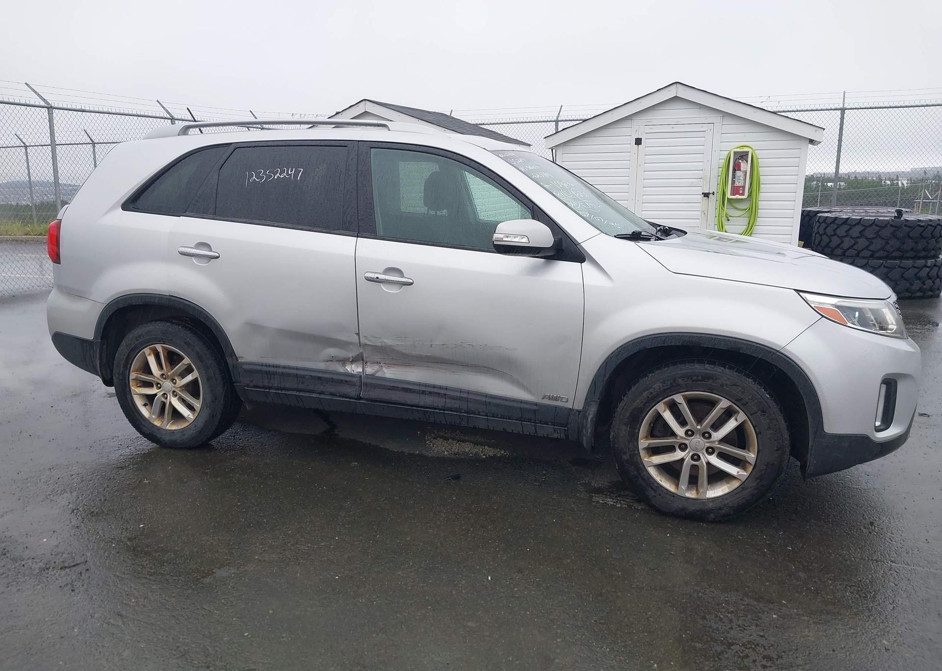 2015 KIA SORENTO LX V6