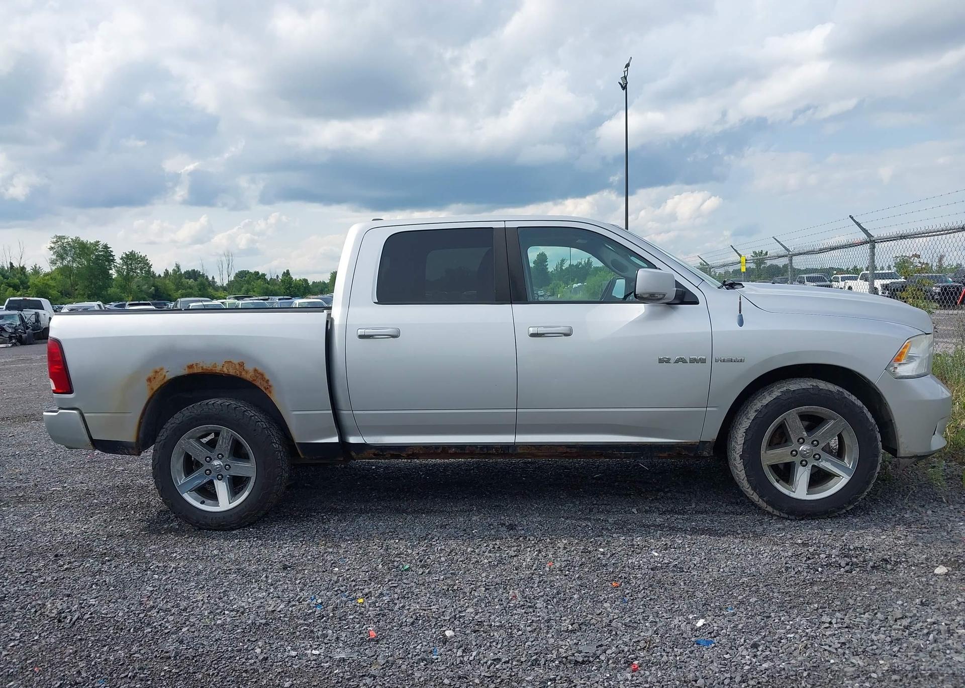 2010 DODGE RAM 1500 SLT