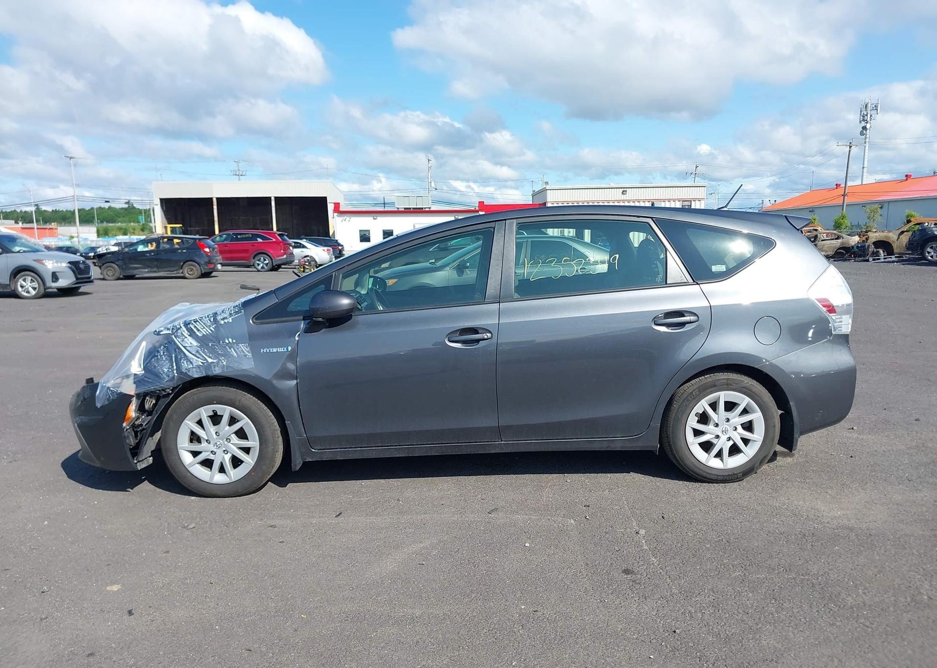 2013 TOYOTA PRIUS V