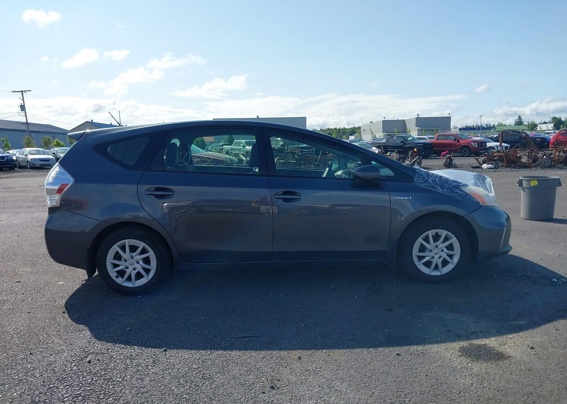 2013 TOYOTA PRIUS V