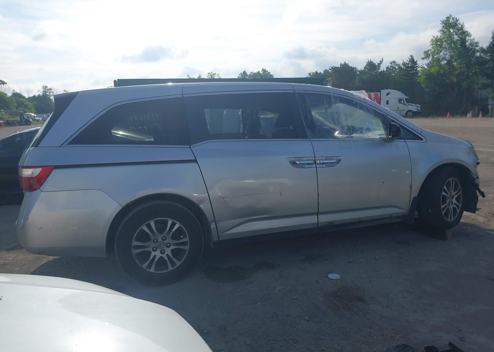2011 HONDA ODYSSEY EX