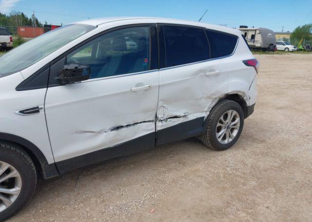 2017 FORD ESCAPE SE