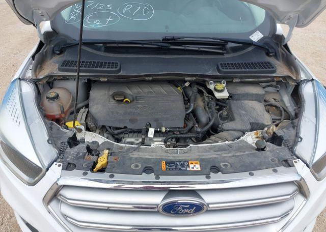 2017 FORD ESCAPE SE