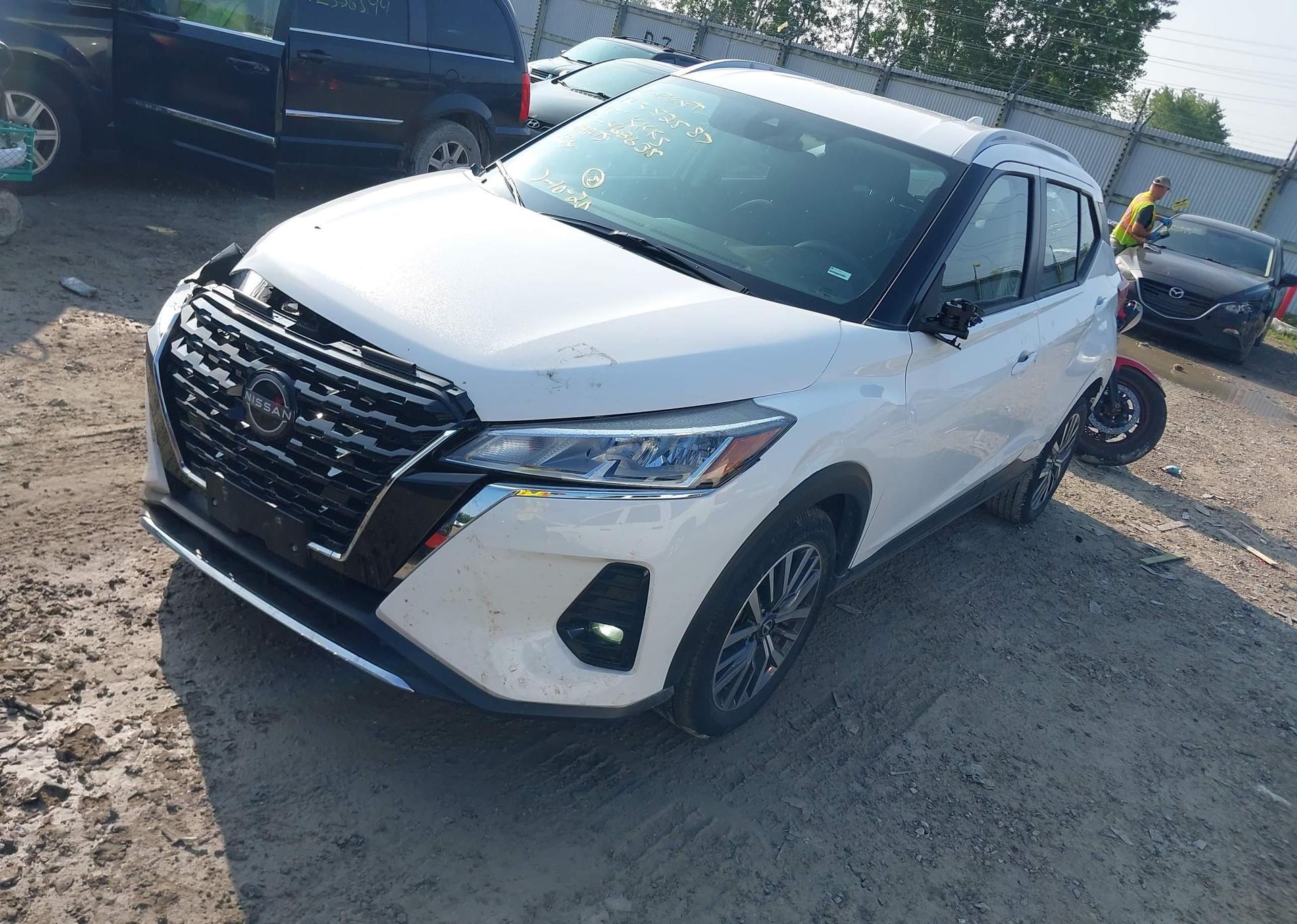 2025 NISSAN KICKS PLAY SV