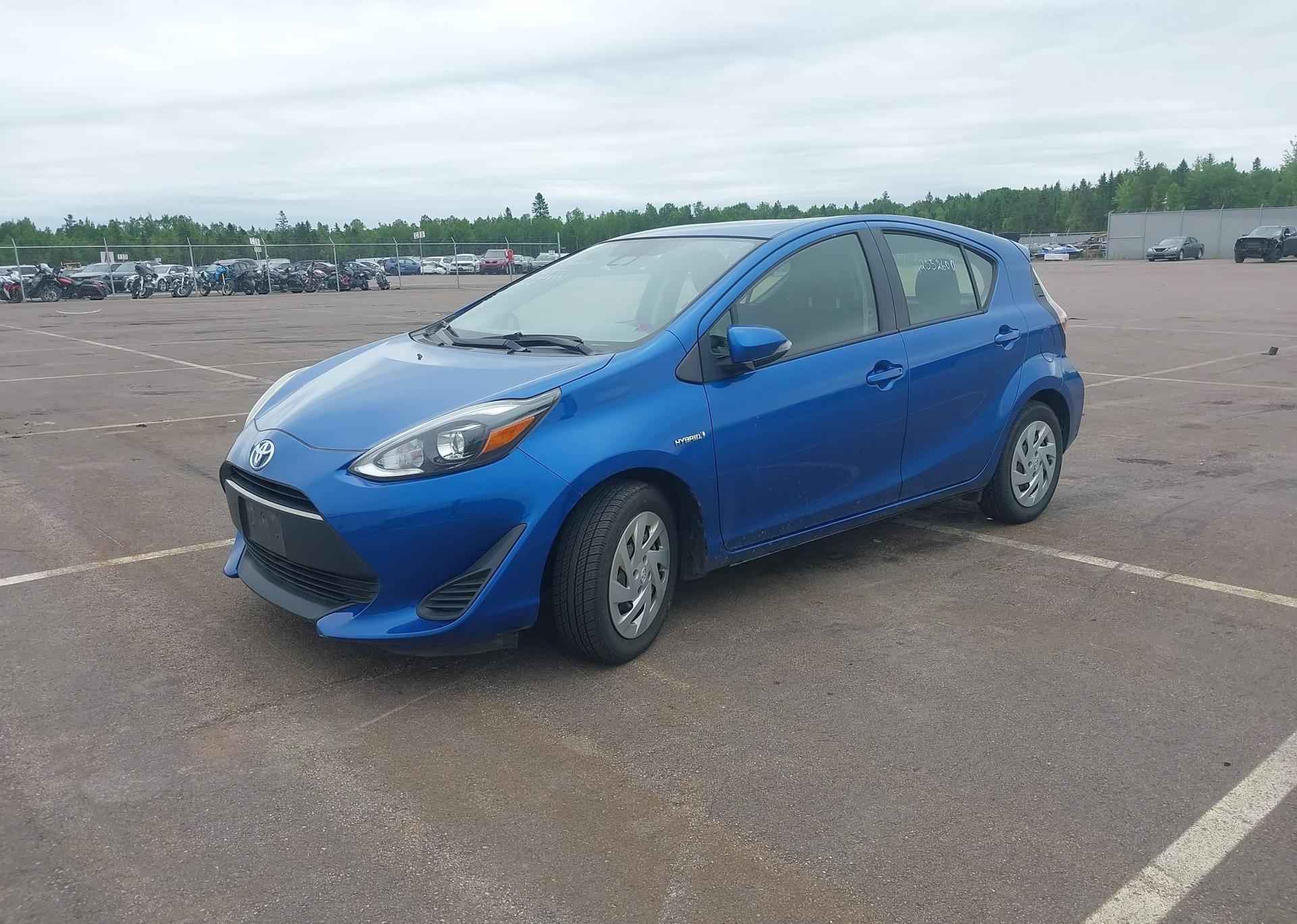 2019 TOYOTA Prius c