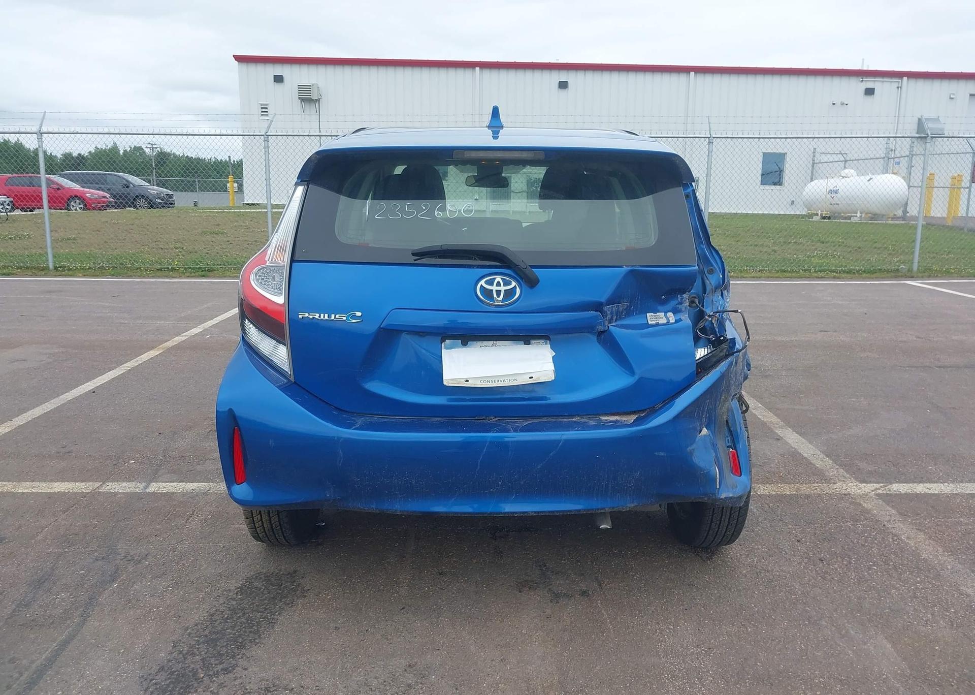 2019 TOYOTA Prius c