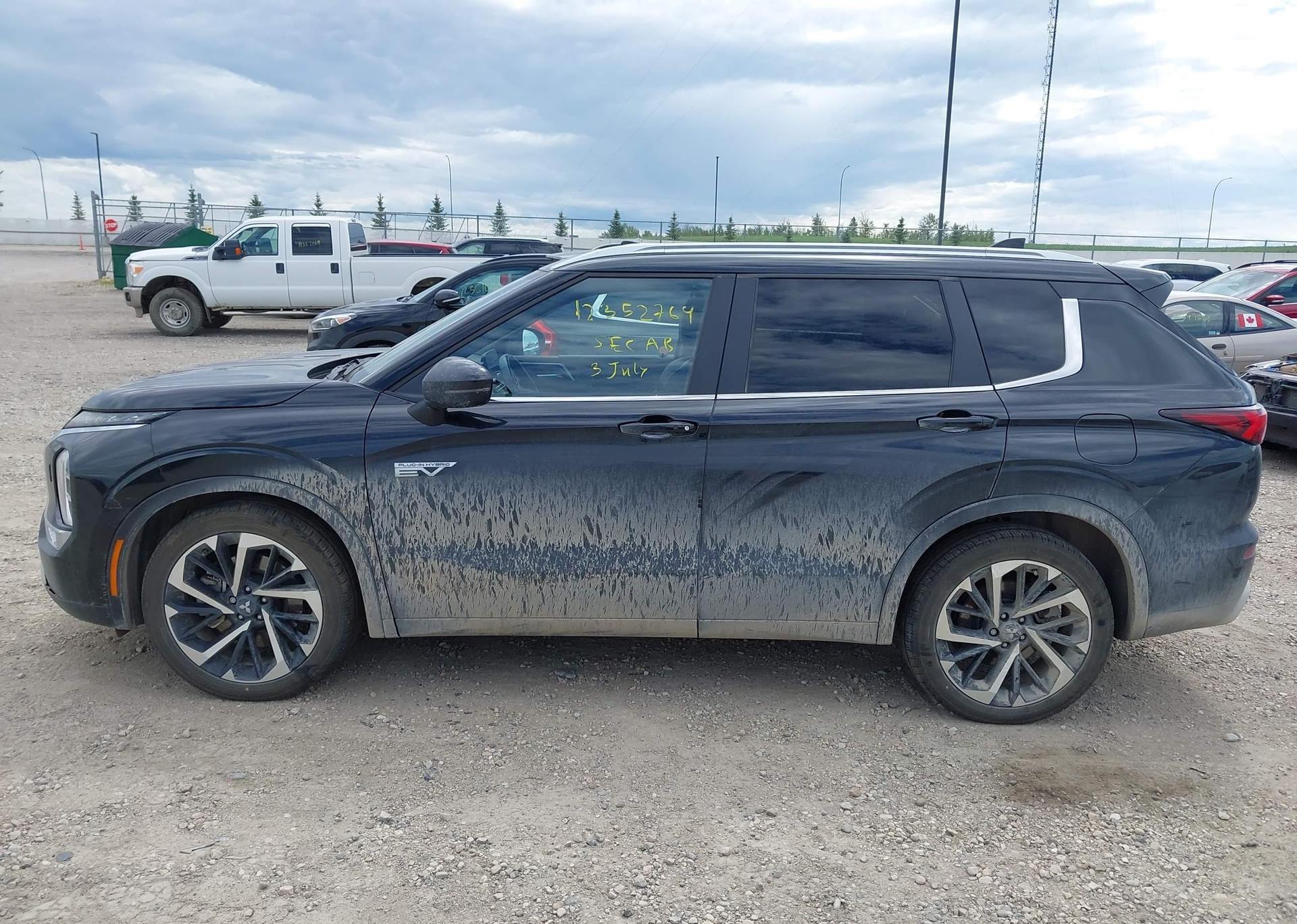 2024 MITSUBISHI OUTLANDER PHEV LE