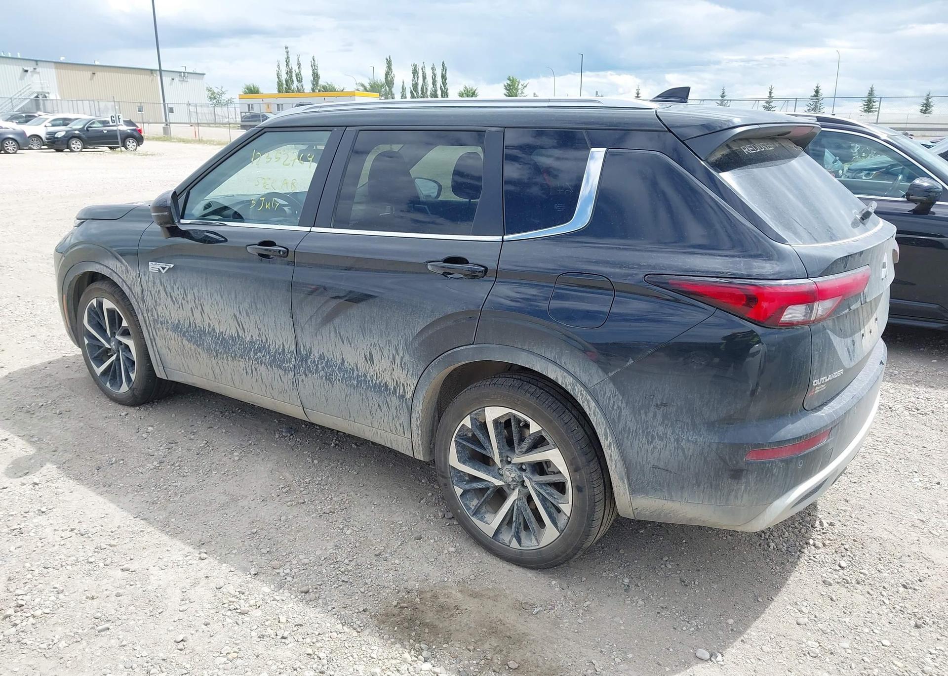 2024 MITSUBISHI OUTLANDER PHEV LE