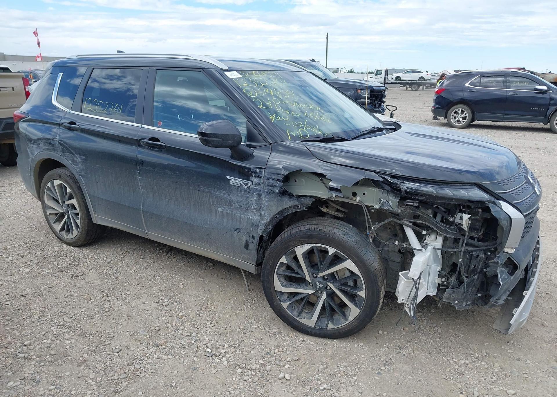 2024 MITSUBISHI OUTLANDER PHEV LE