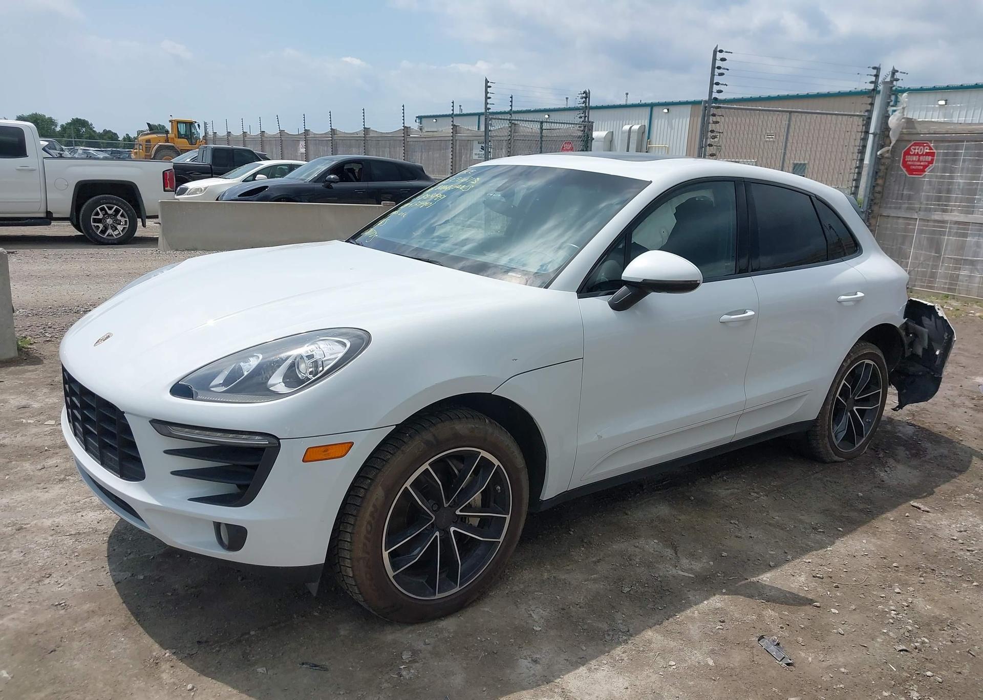 2016 PORSCHE MACAN S