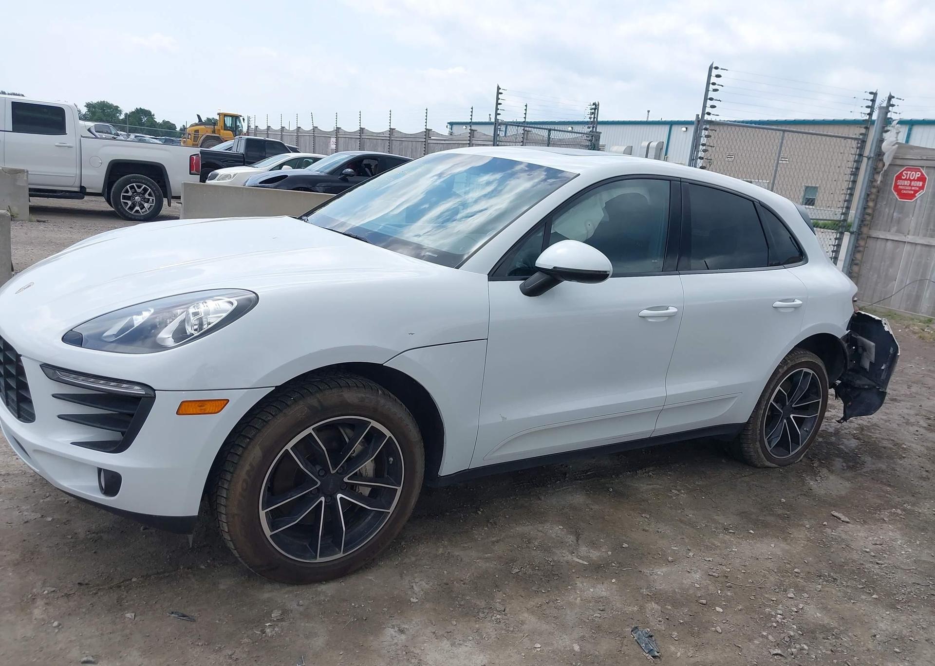 2016 PORSCHE MACAN S
