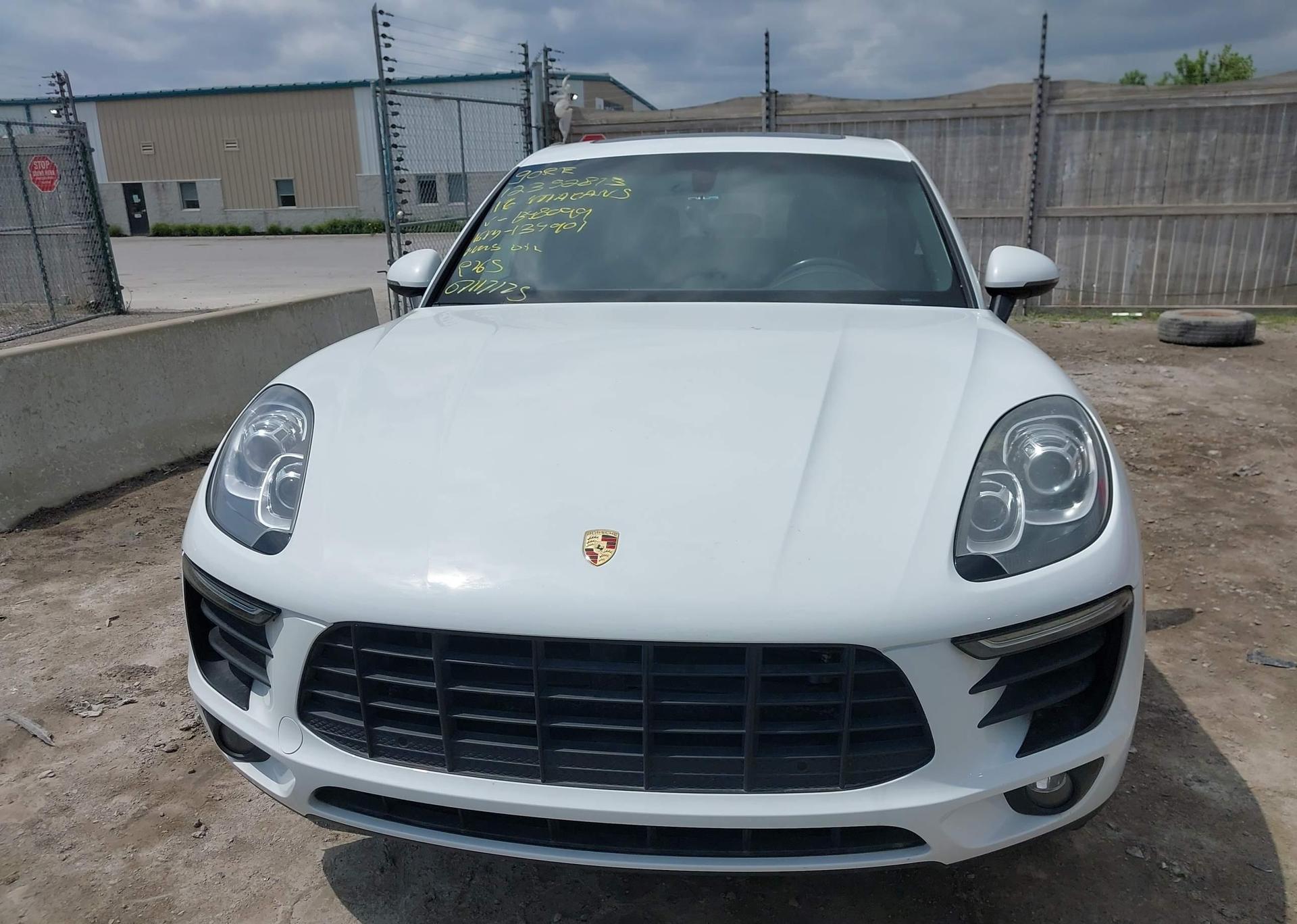 2016 PORSCHE MACAN S