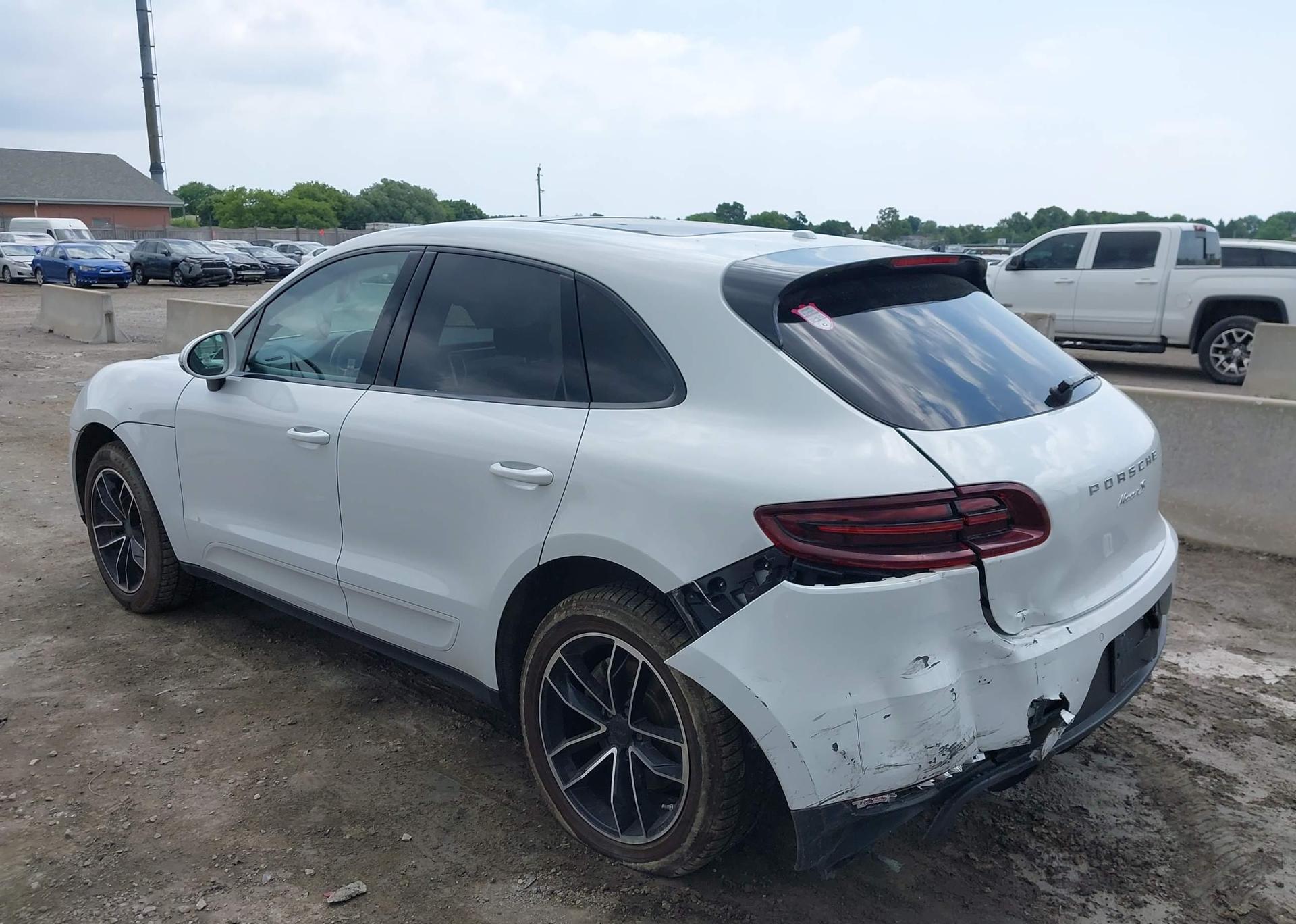 2016 PORSCHE MACAN S