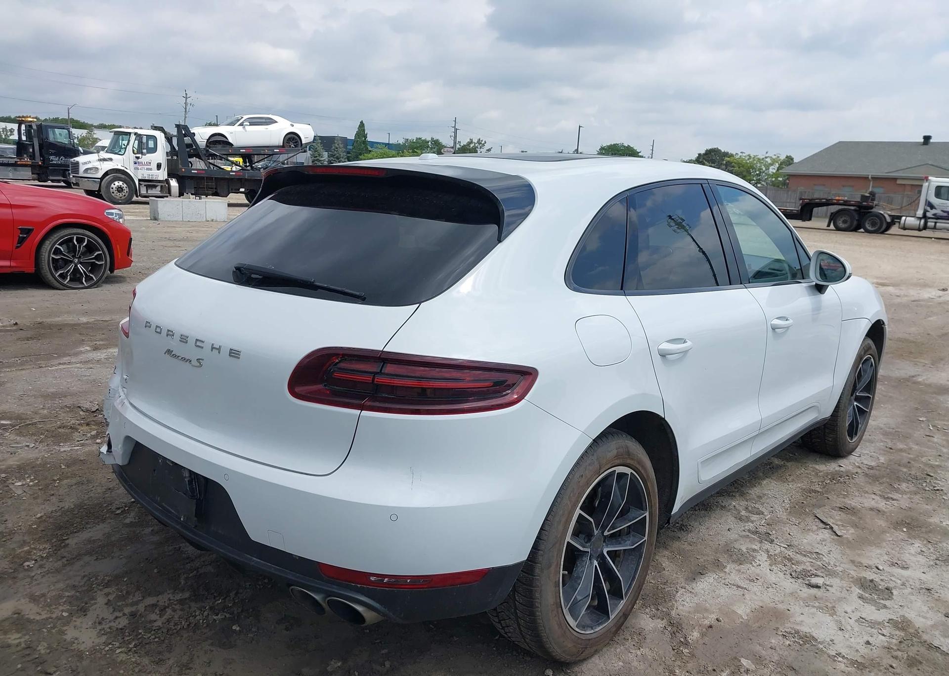 2016 PORSCHE MACAN S