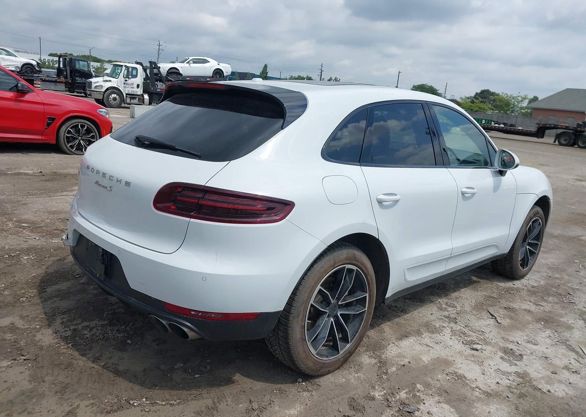2016 PORSCHE MACAN S