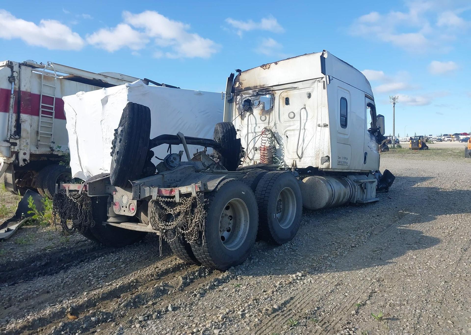 2019 FREIGHTLINER CASCADIA 126