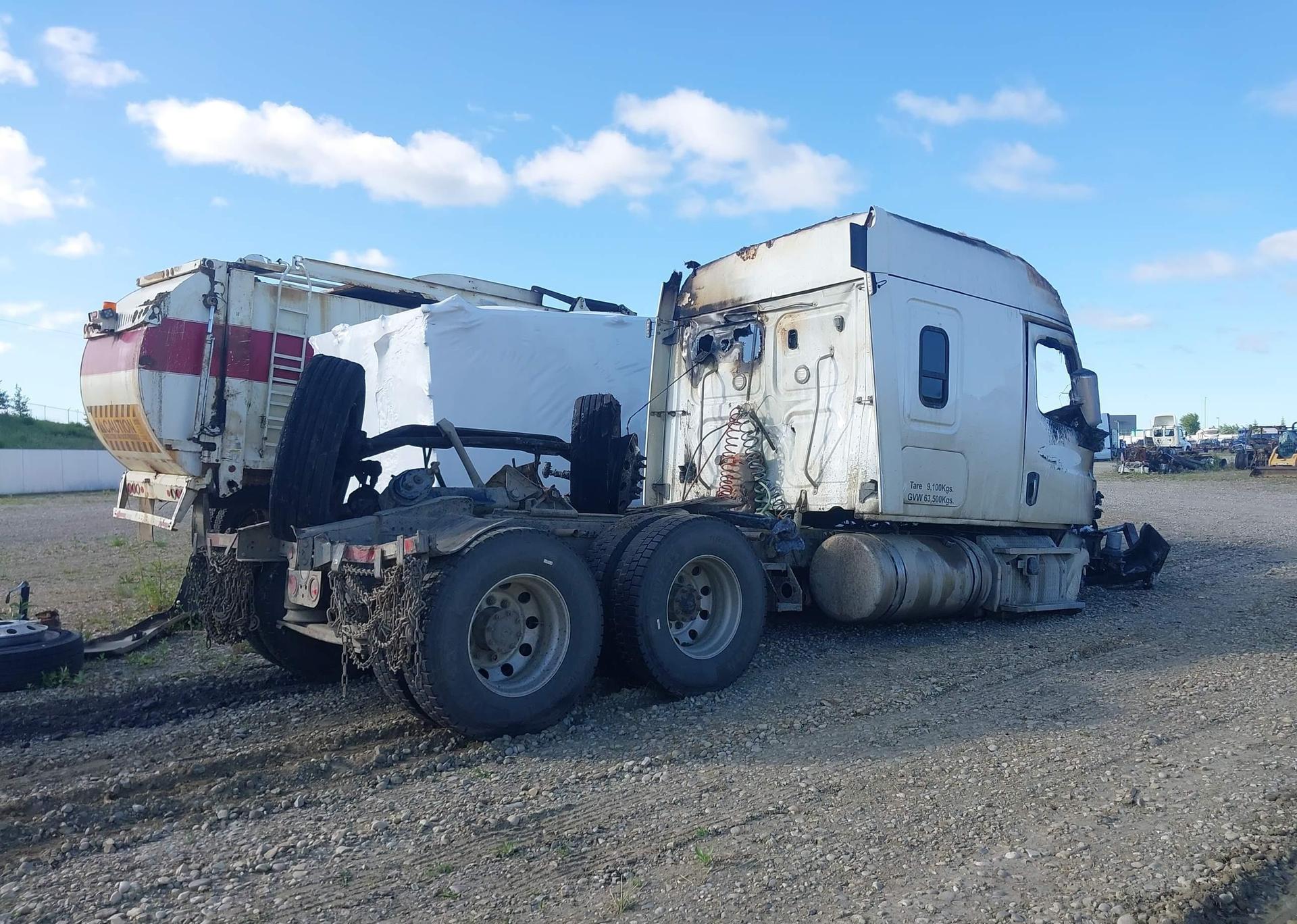 2019 FREIGHTLINER CASCADIA 126