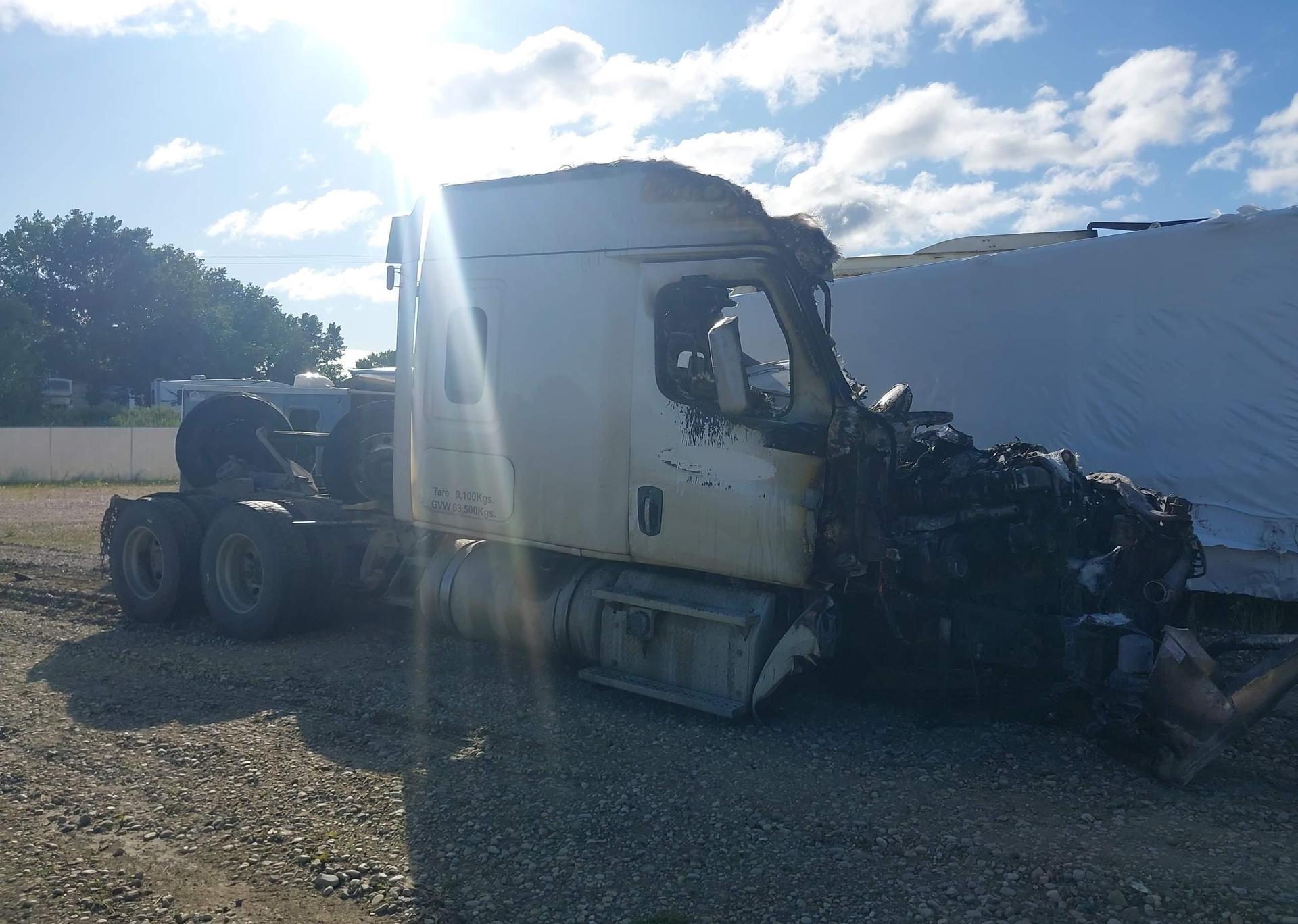 2019 FREIGHTLINER CASCADIA 126