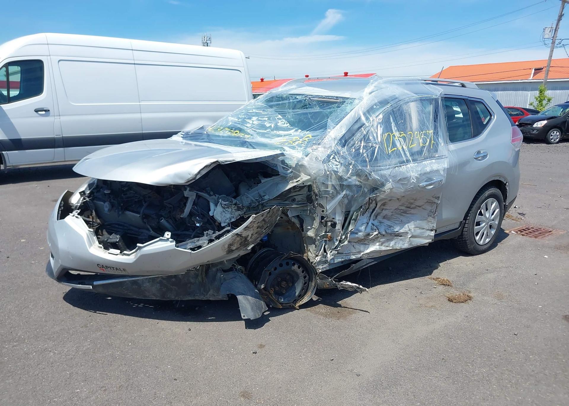 2015 NISSAN ROGUE S