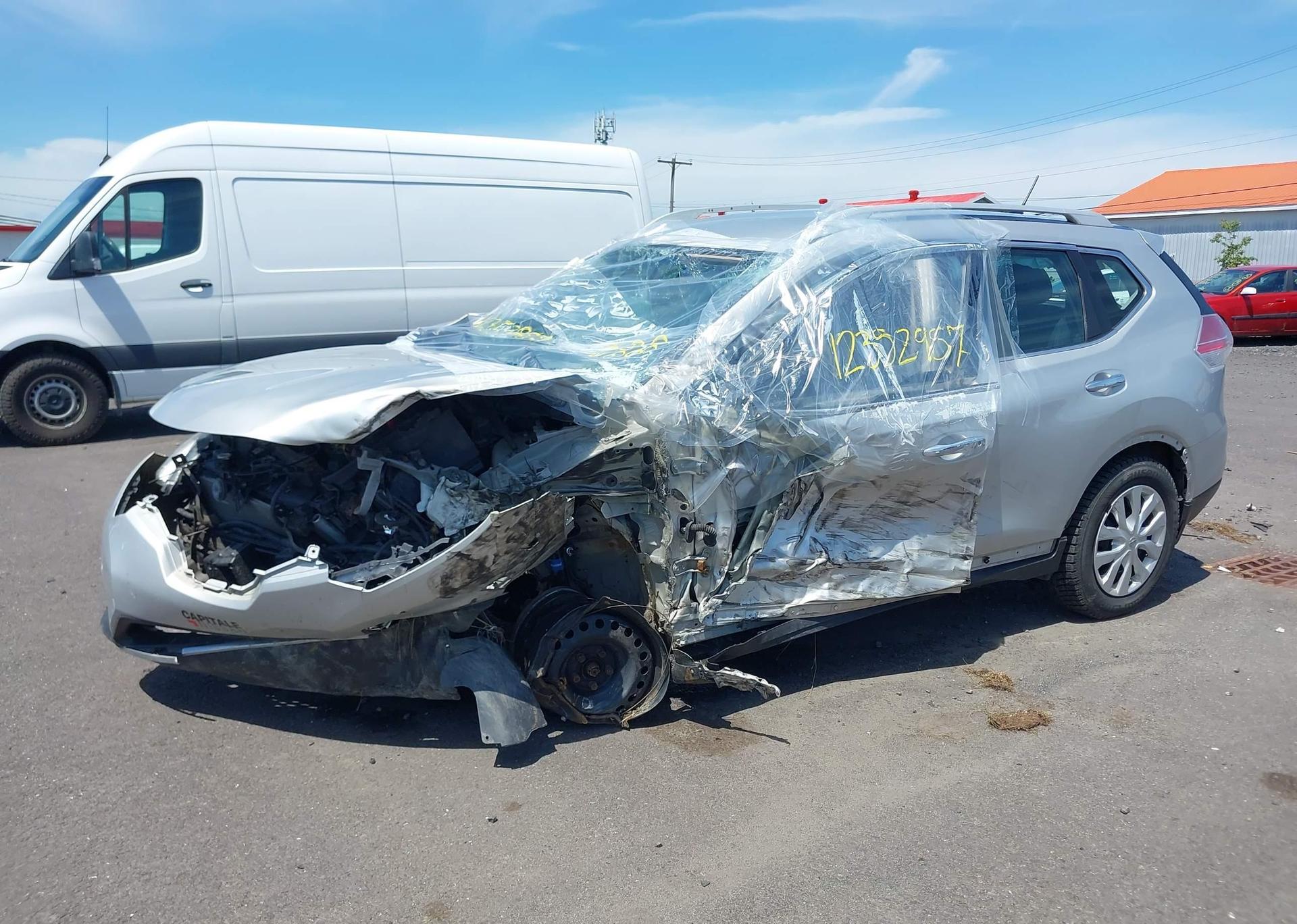 2015 NISSAN ROGUE S