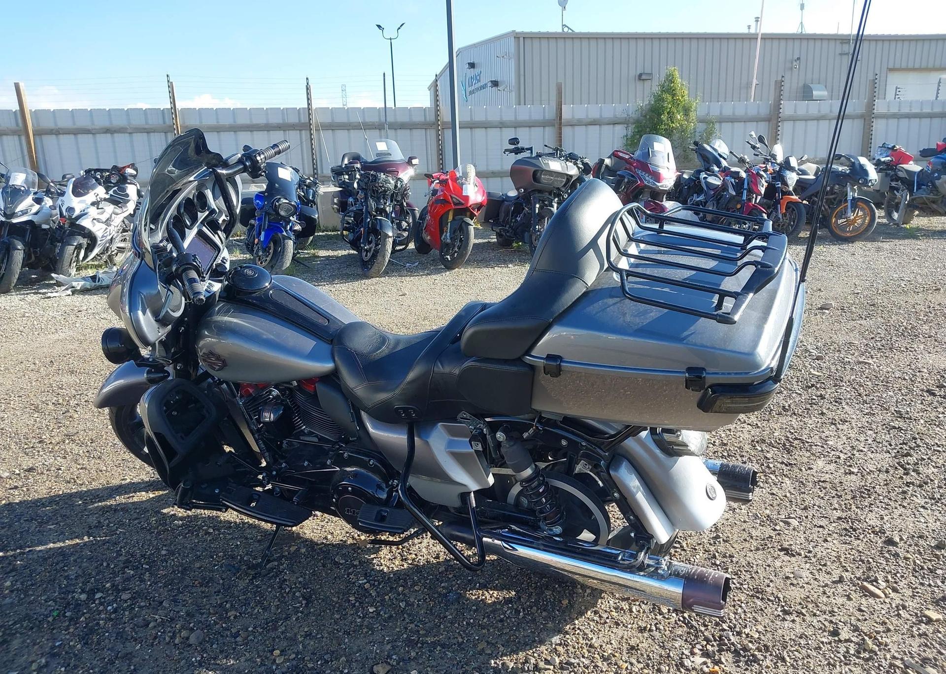 2019 HARLEY-DAVIDSON FLHTKSE