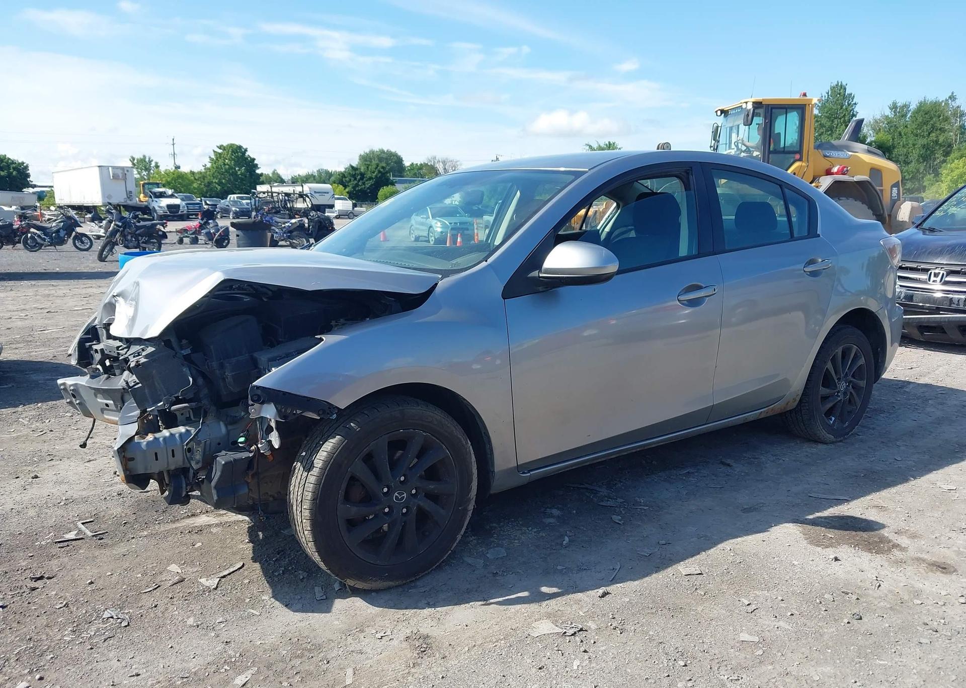 2013 MAZDA 3 I