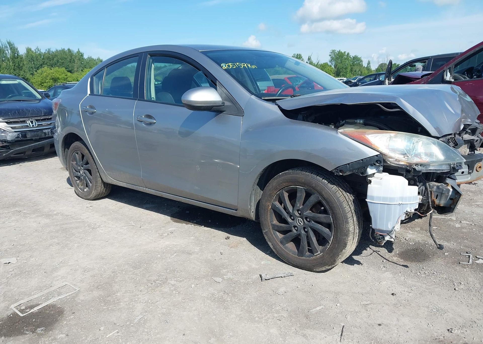 2013 MAZDA 3 I